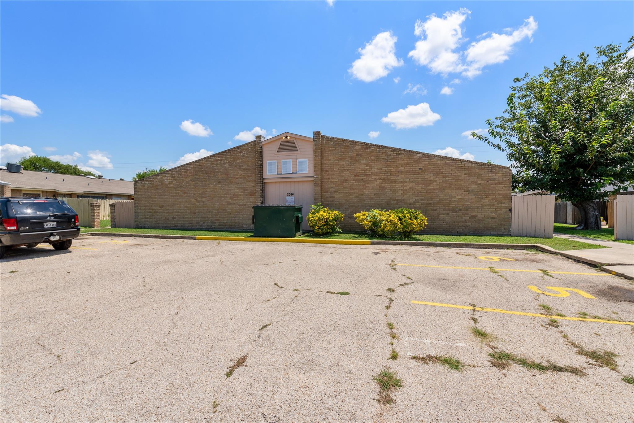 2314 Andover DR — photo 4