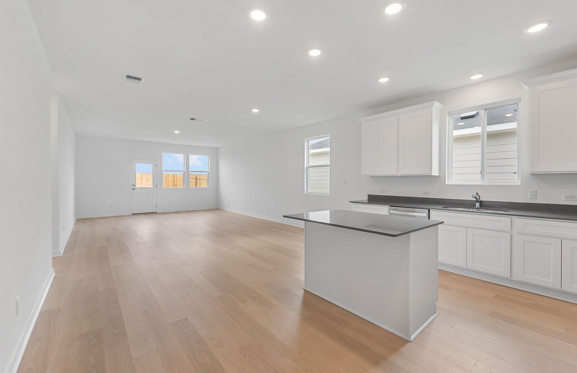 813 Cardenas ST — photo 5
