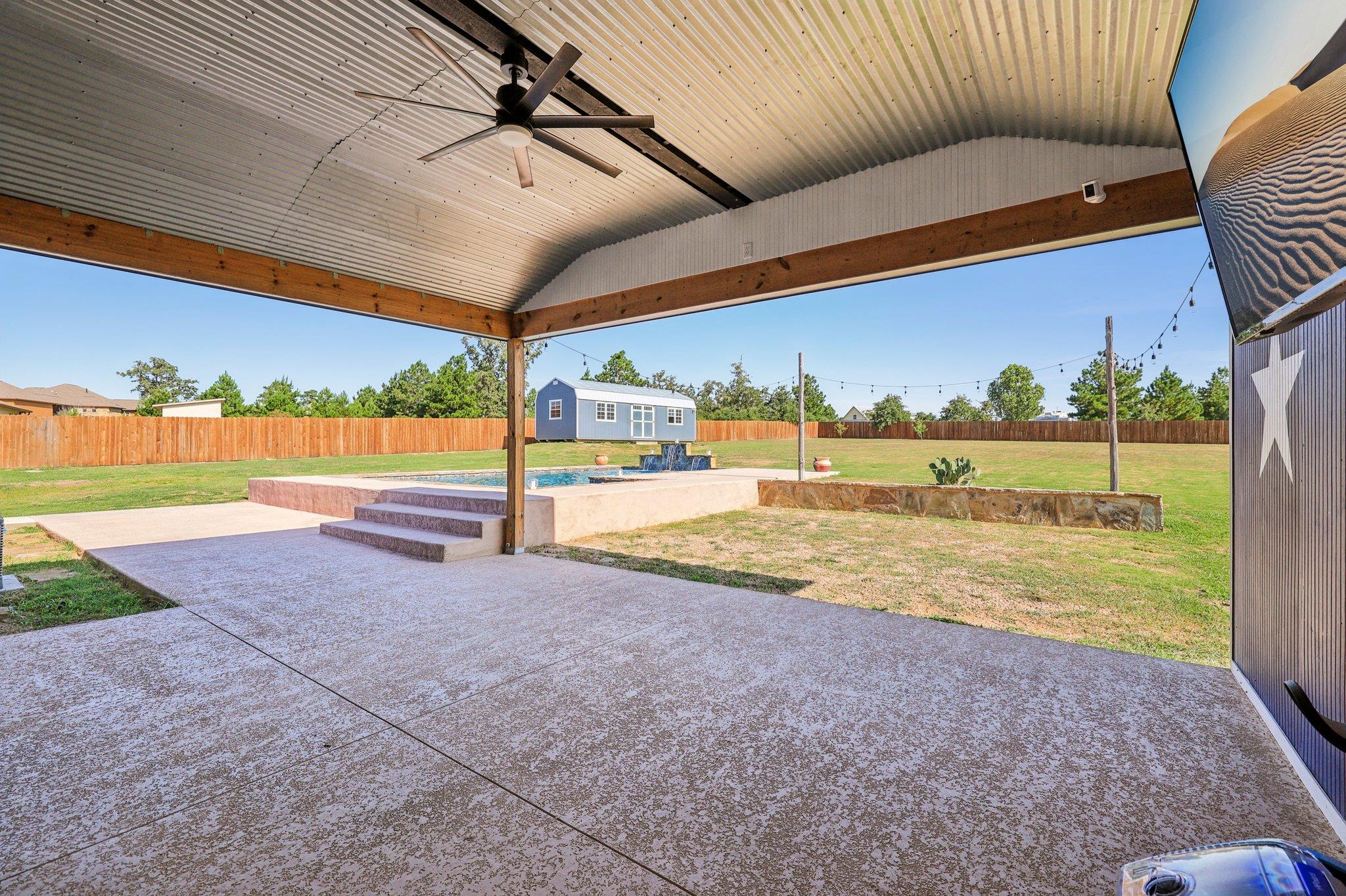 165 Cattlemens DR — photo 4