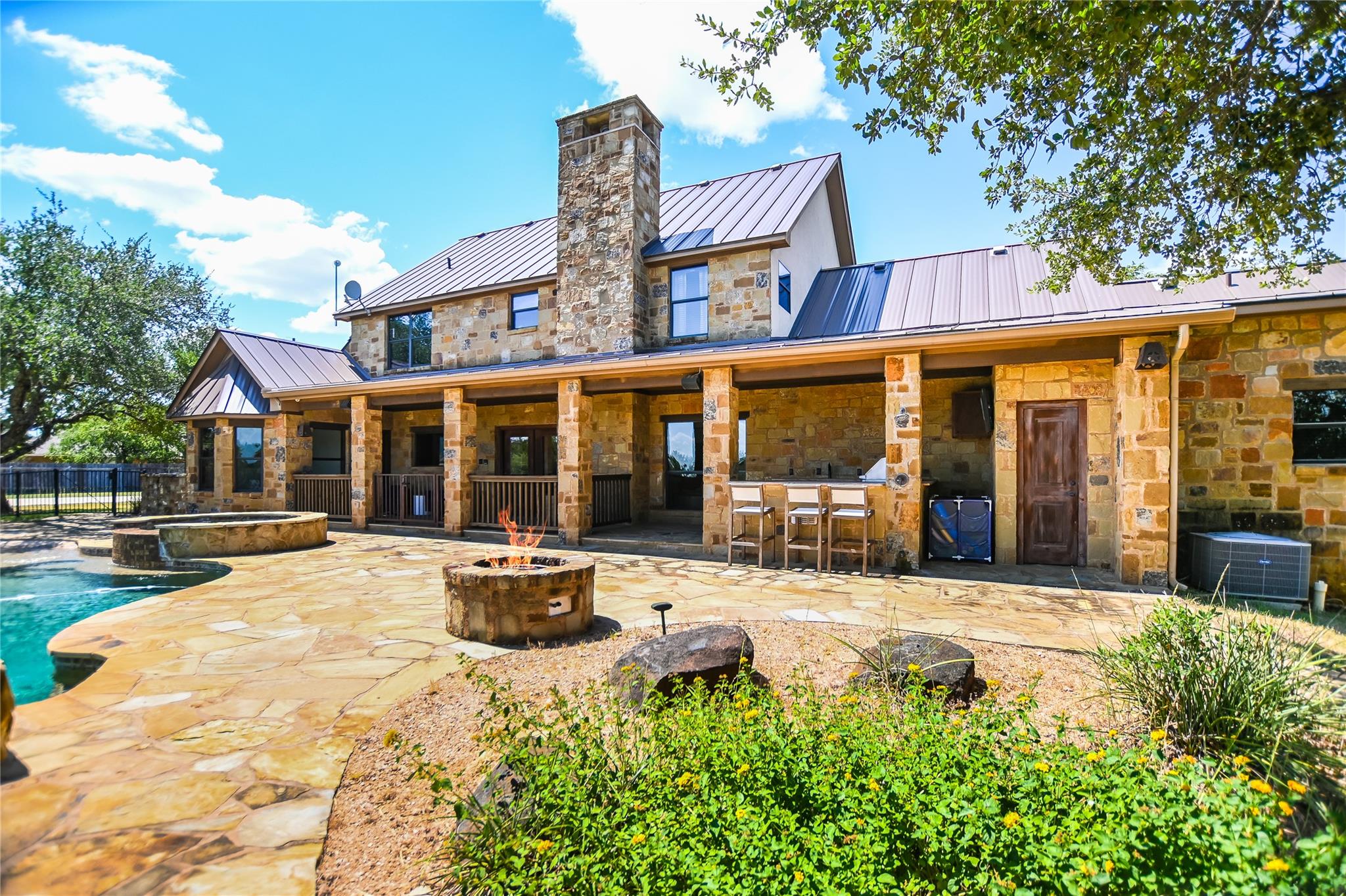104 The Hills LN — photo 4