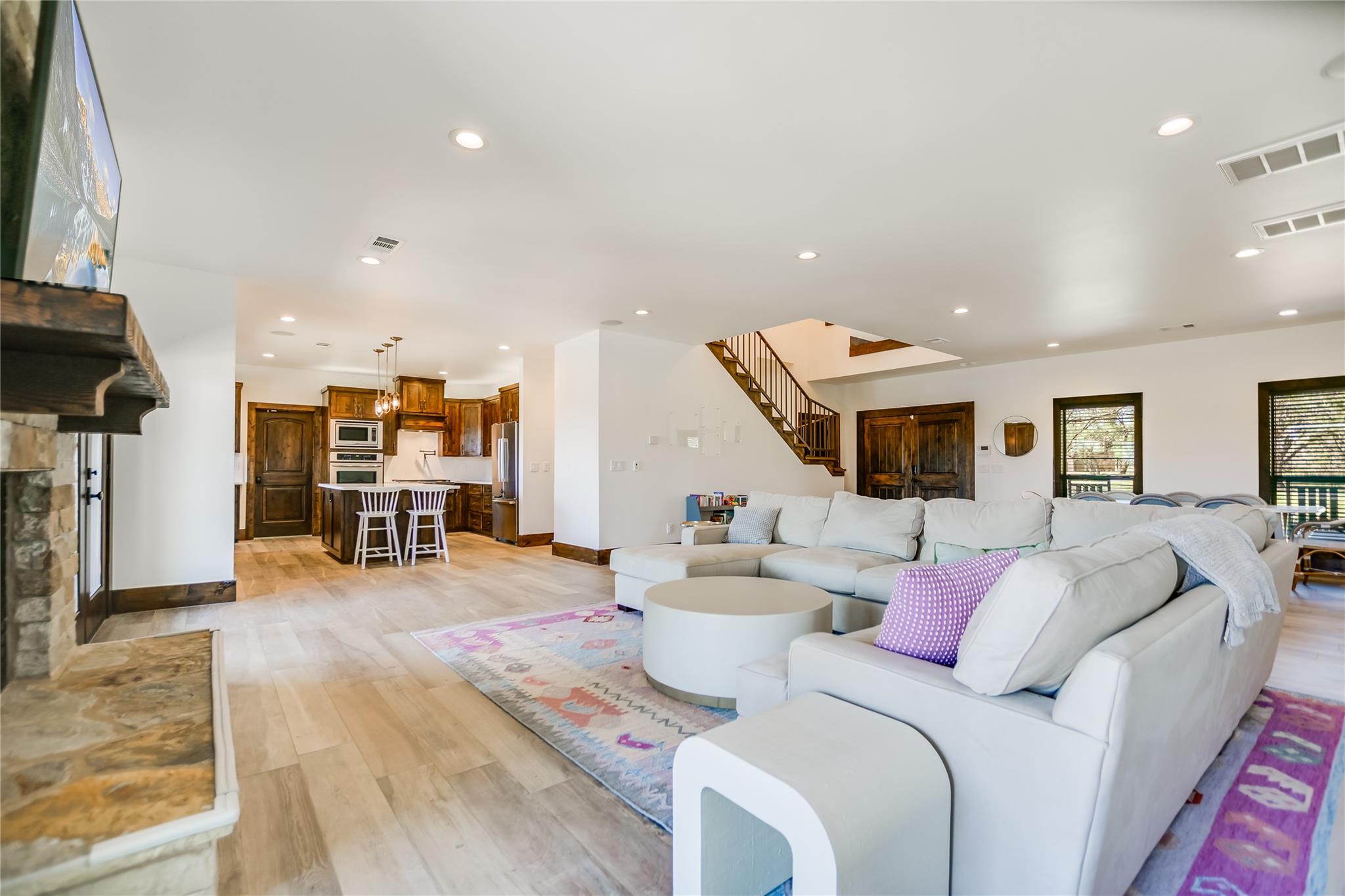 104 The Hills LN — photo 5