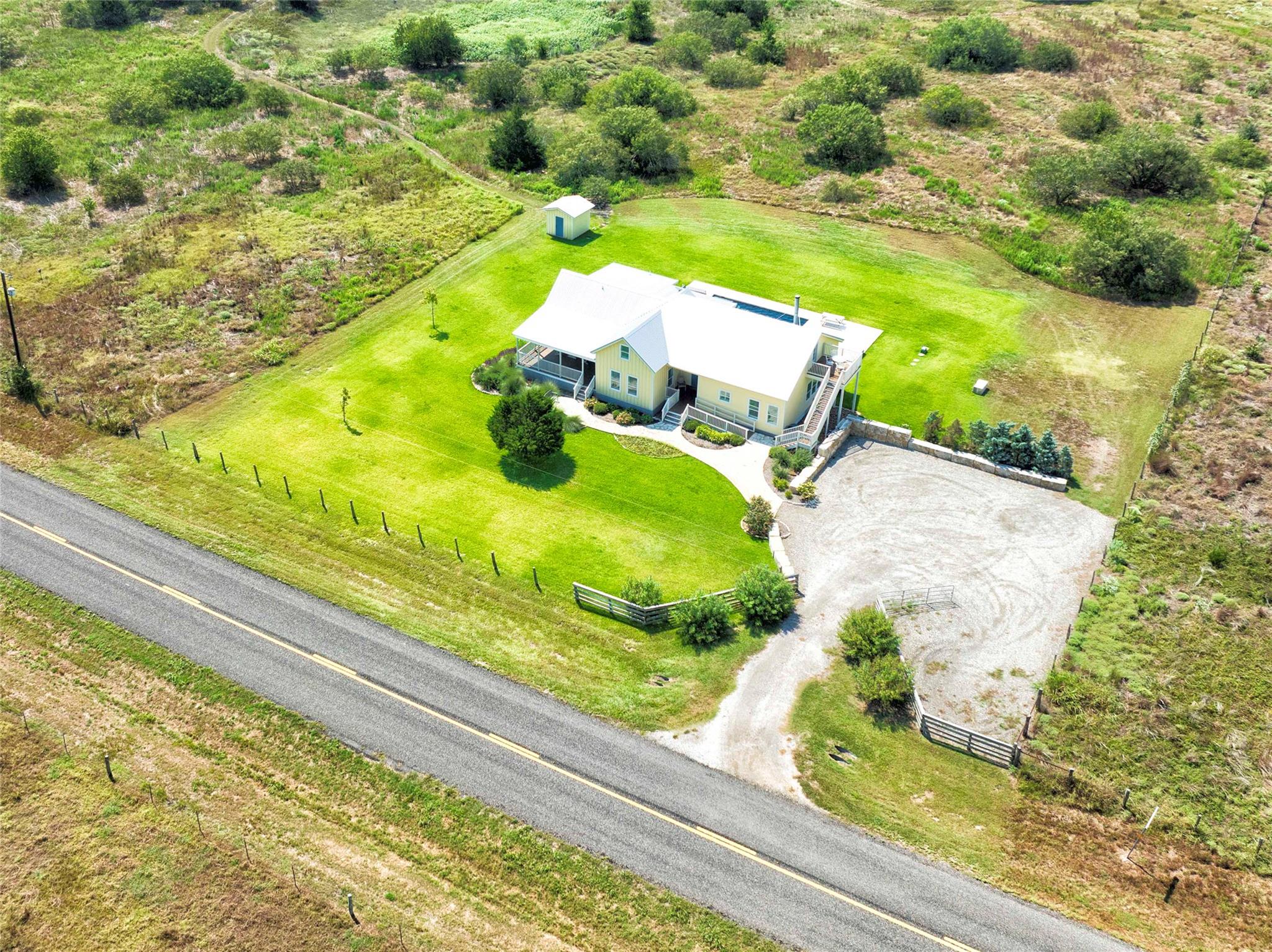 2210 FM 615 — photo 4