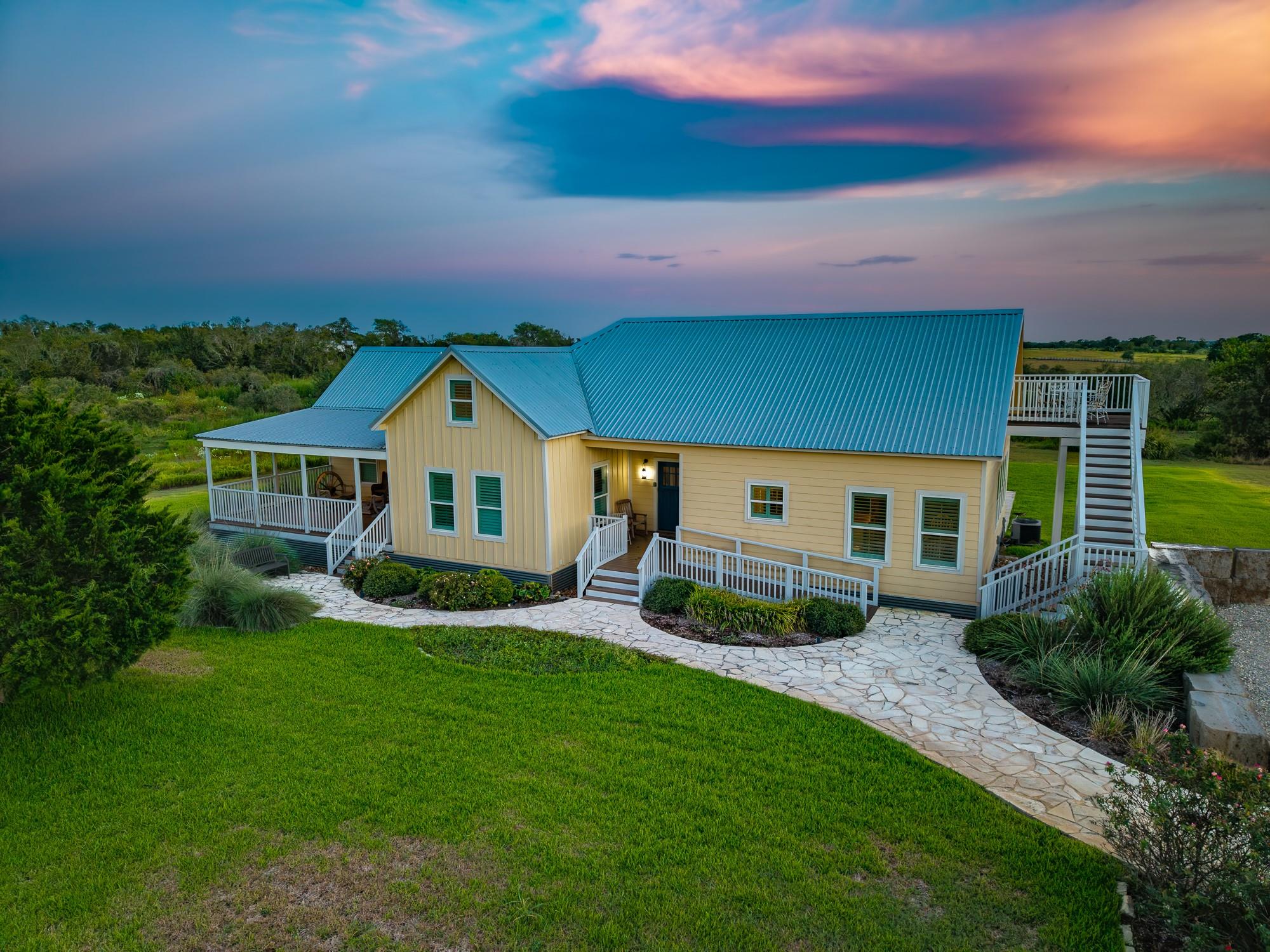 2210 FM 615 — photo 3