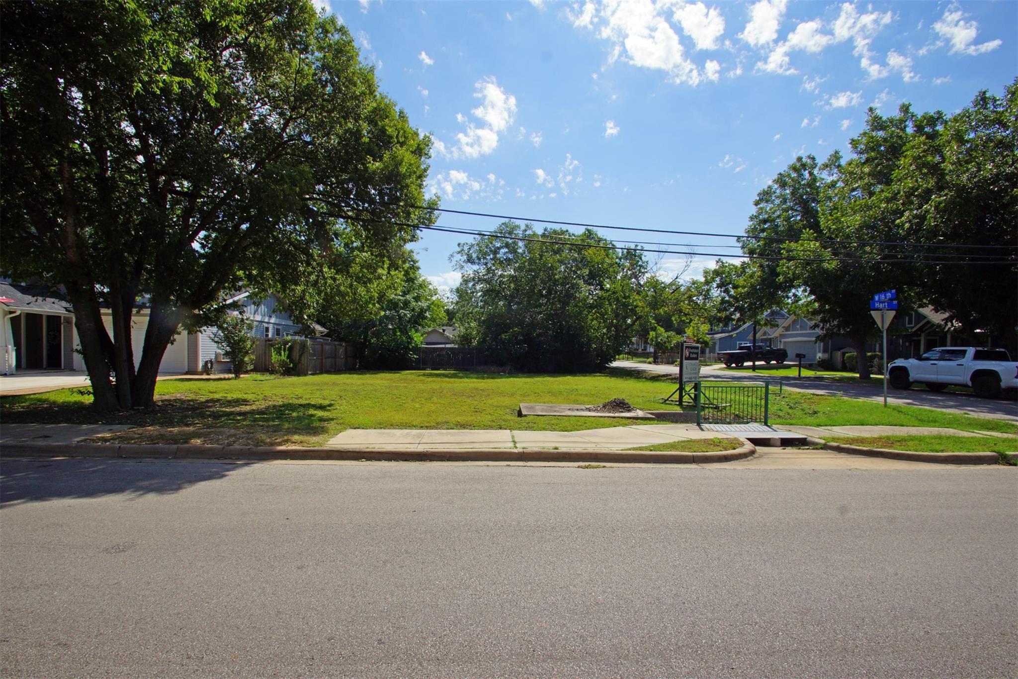 1507 Hart ST — photo 3