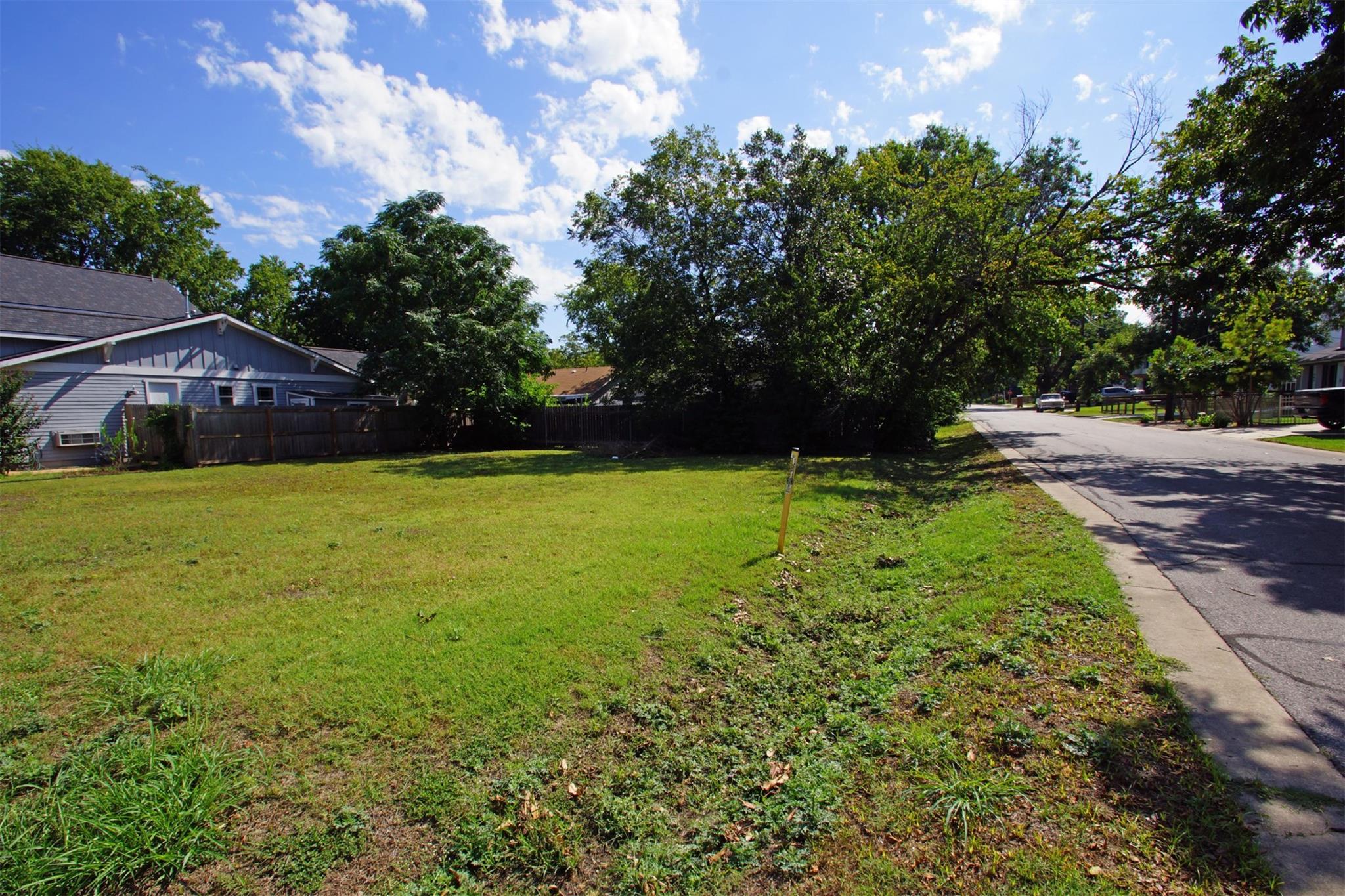 1507 Hart ST — photo 4