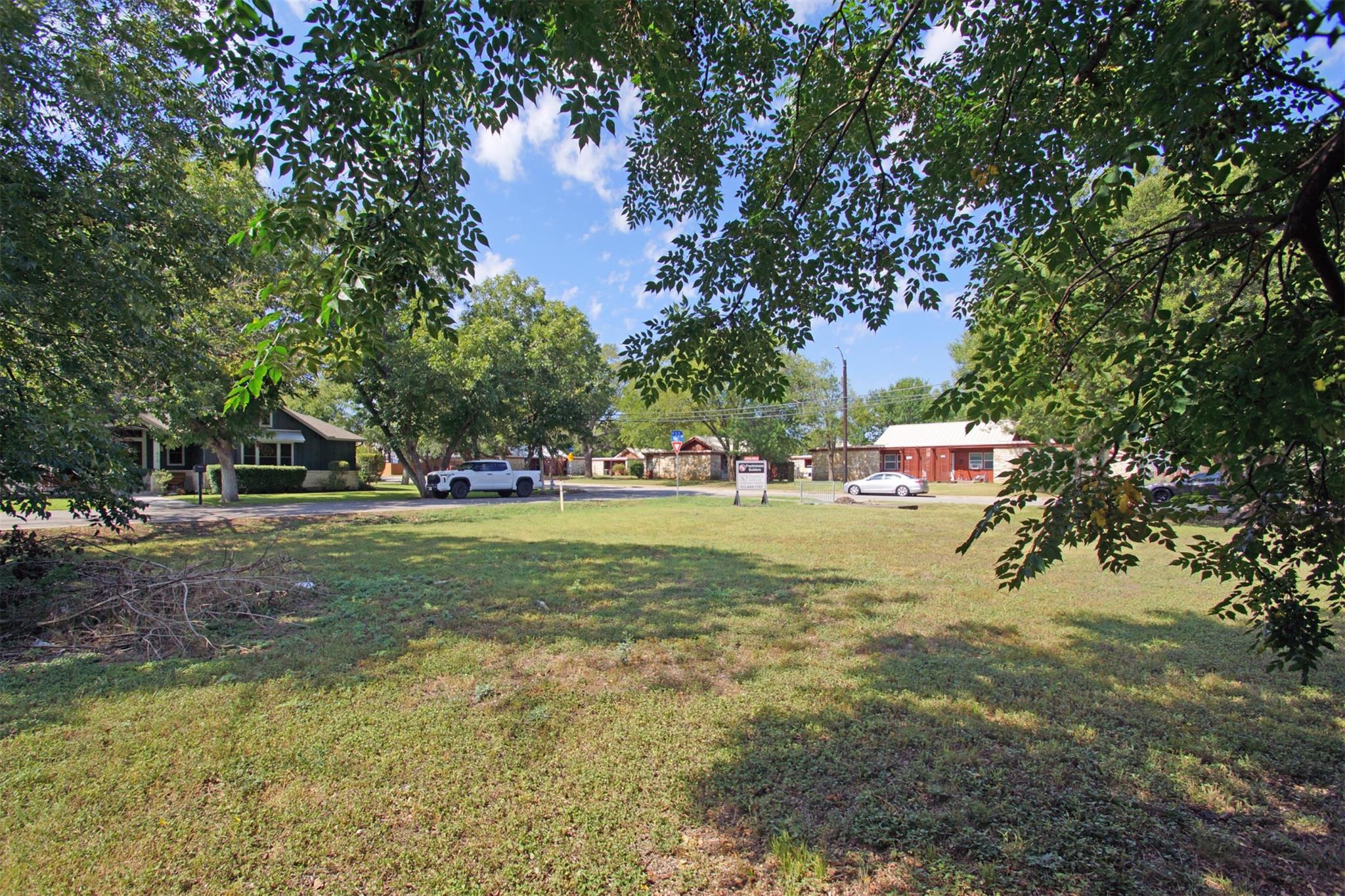 1507 Hart ST — photo 5