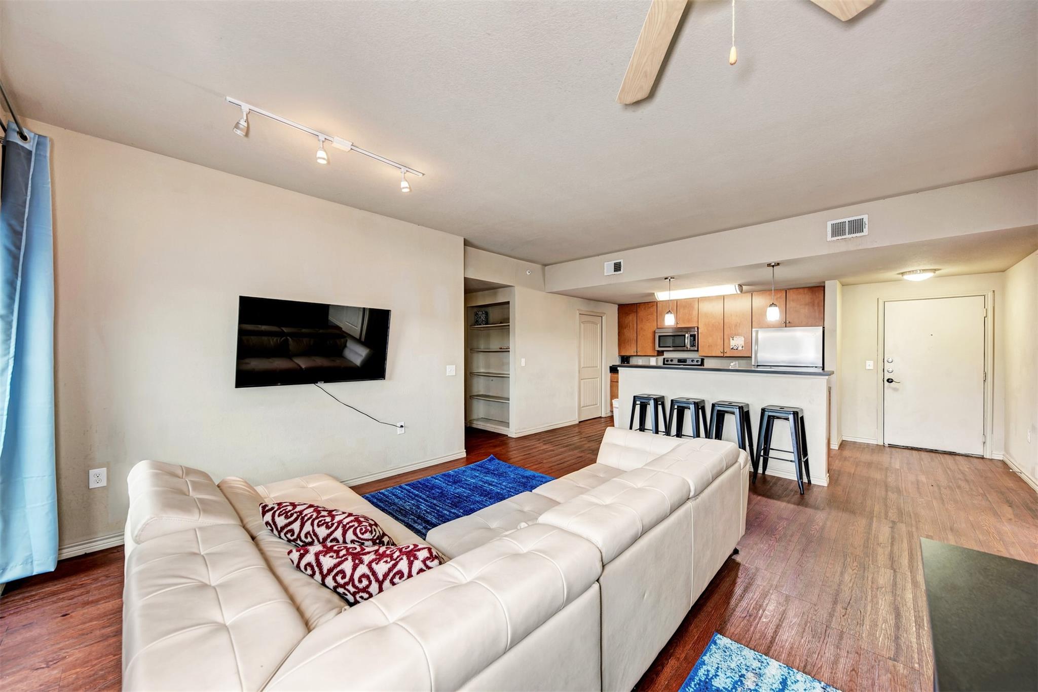 5117 Lamar BLVD #201 — photo 5