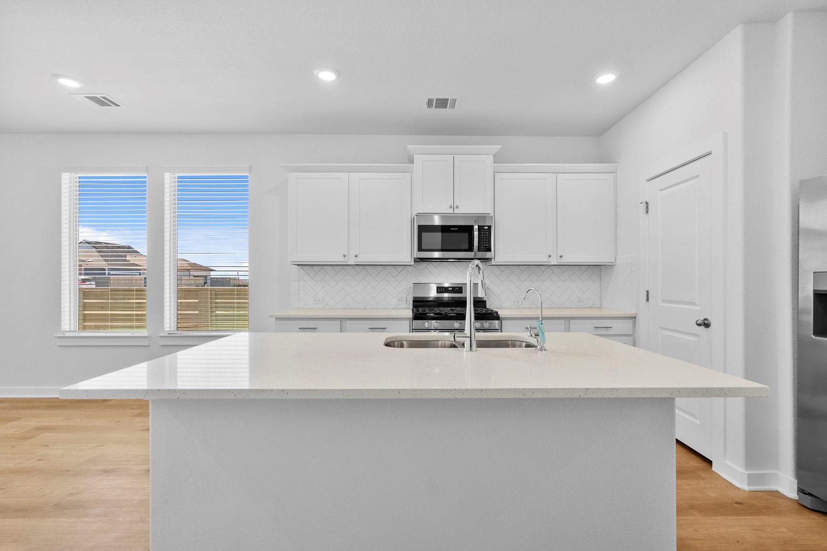 193 Weaver LN — photo 3