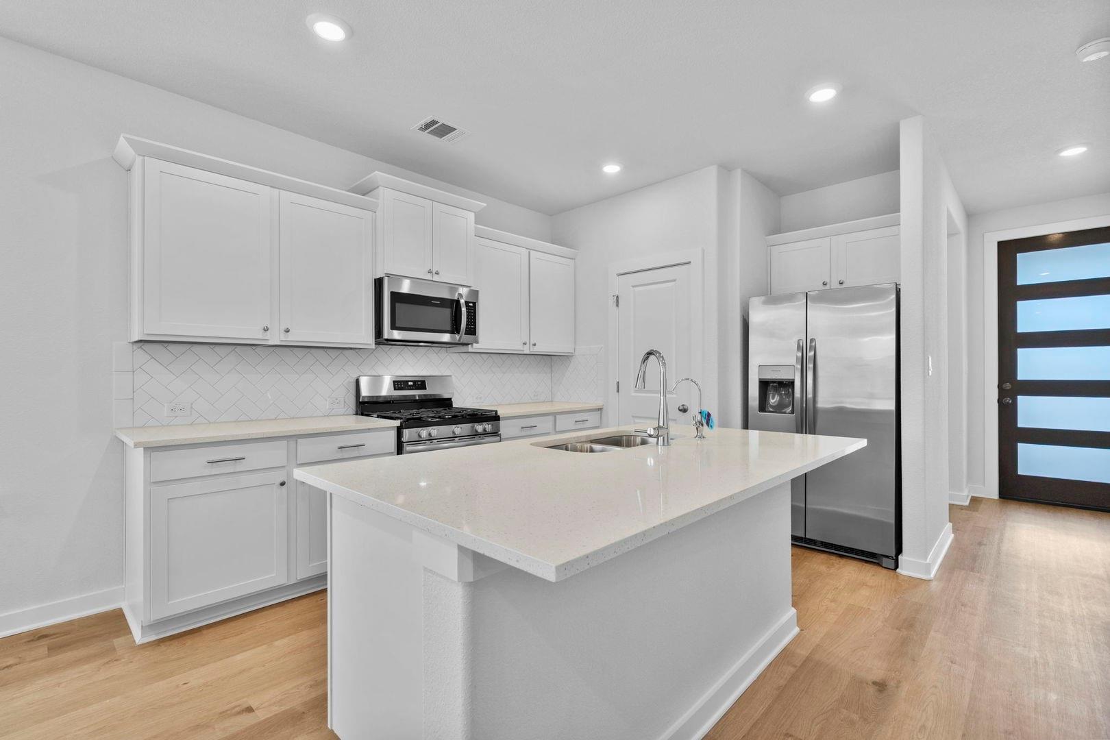 193 Weaver LN — photo 4