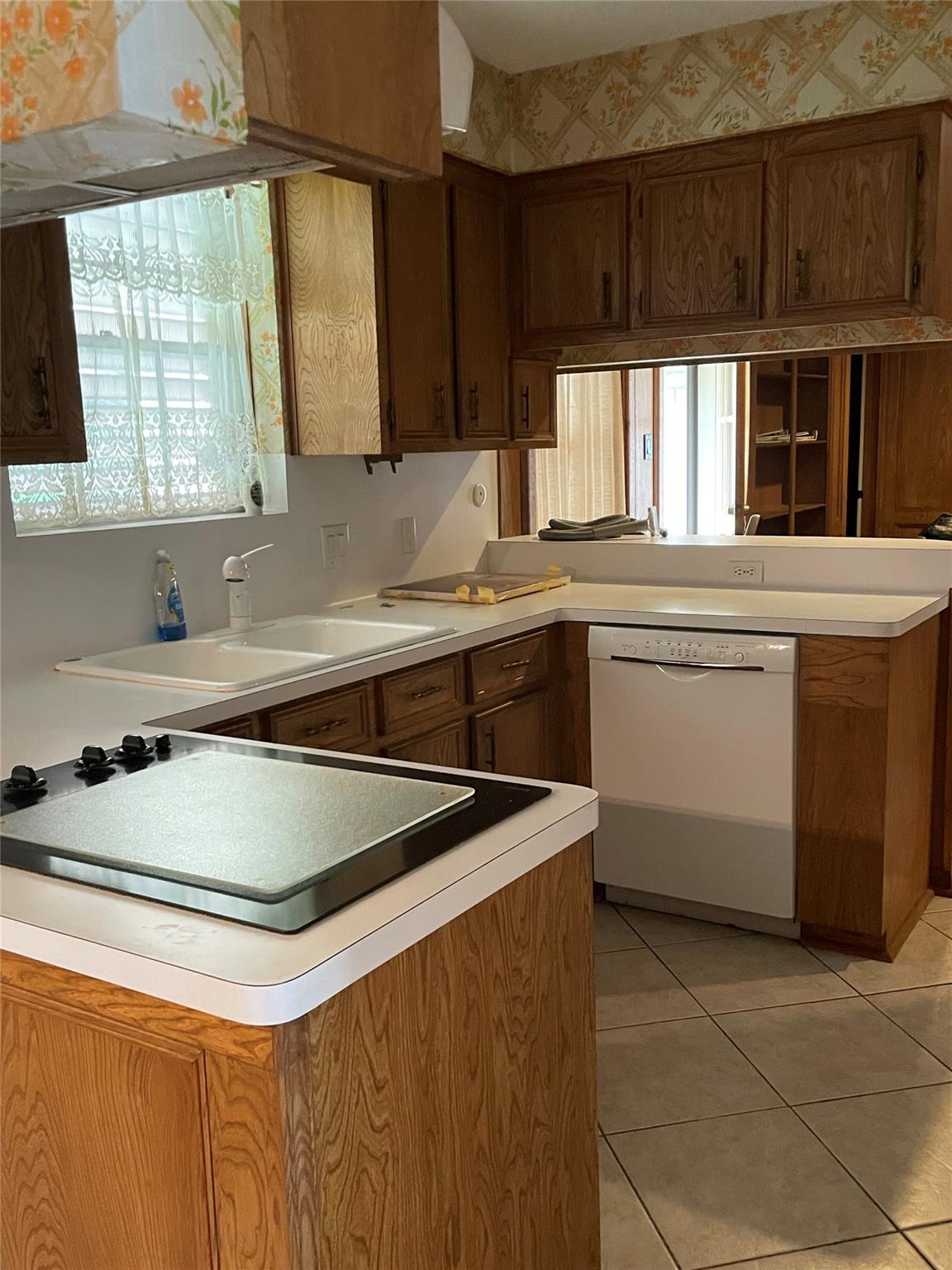 11 N Heights DR — photo 5