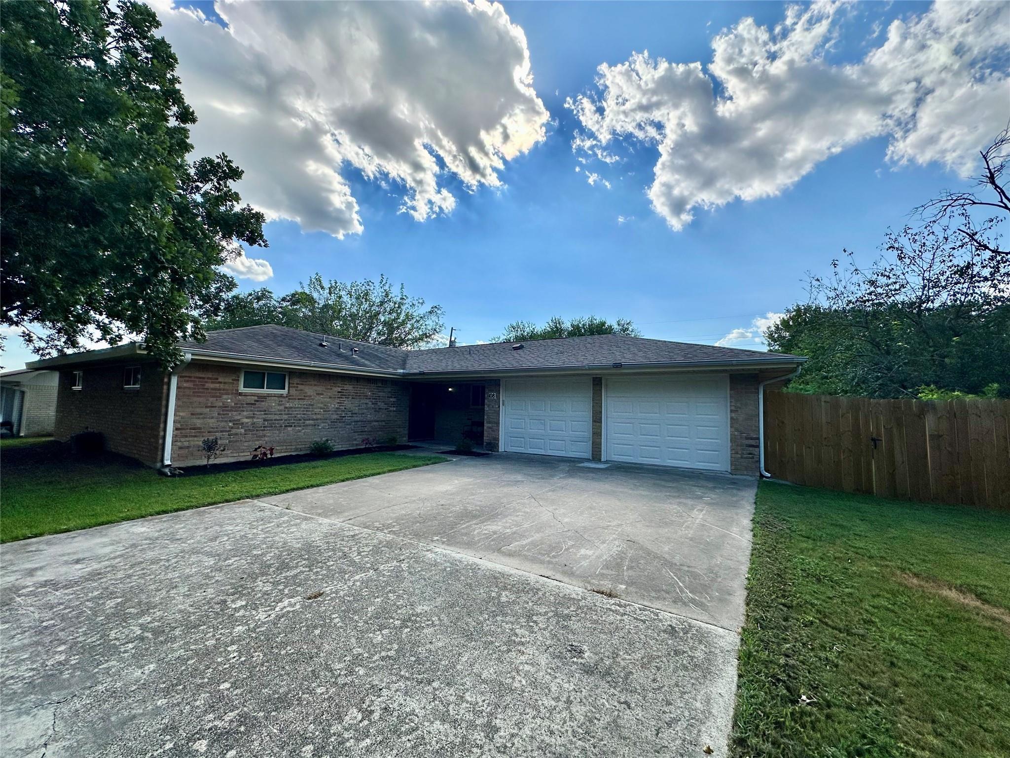 108 Sunshine LN — photo 3