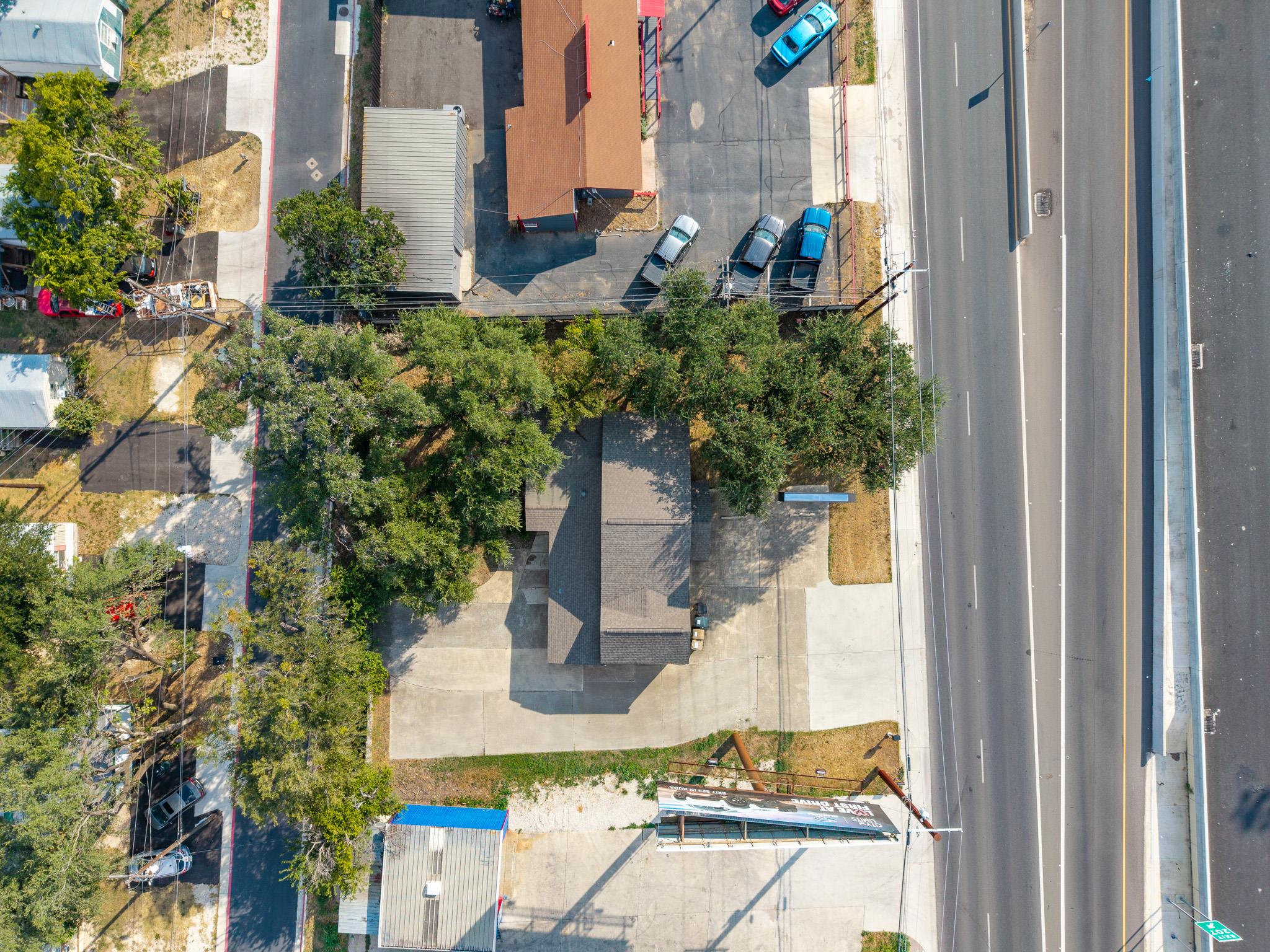 1712 Interstate 35 Freeway — photo 3