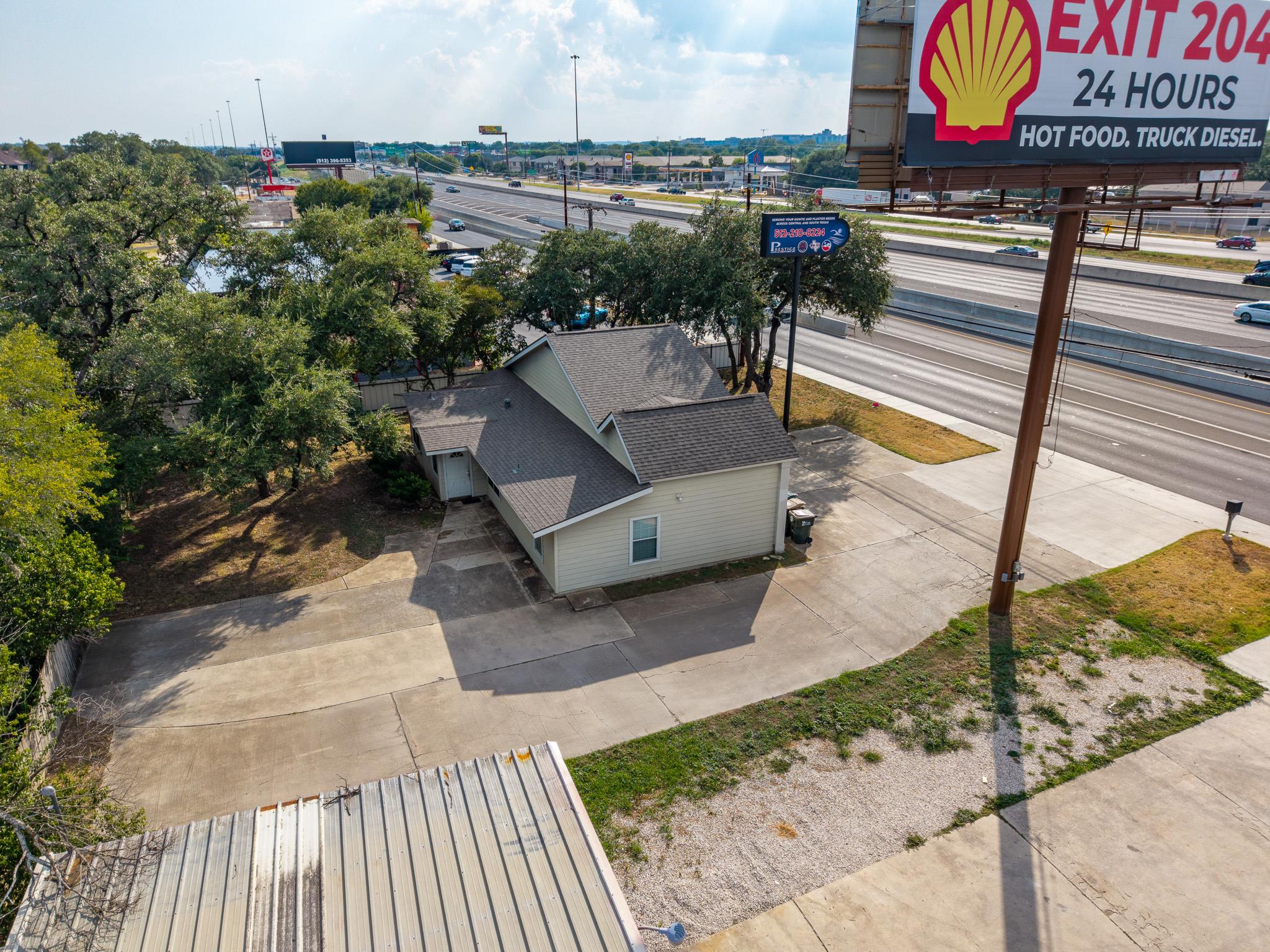 1712 Interstate 35 Freeway — photo 5