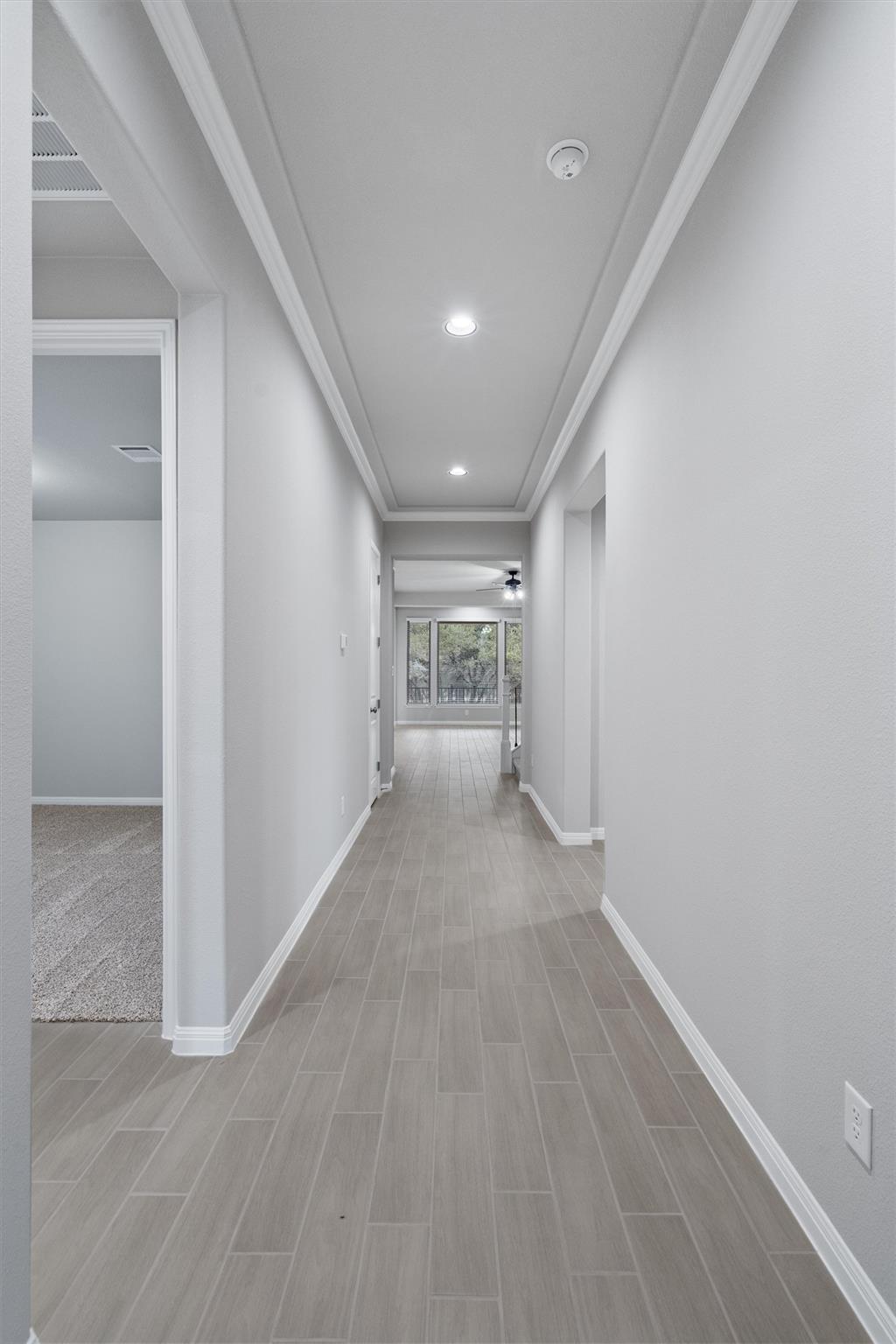 136 Scenic Hills CIR — photo 3