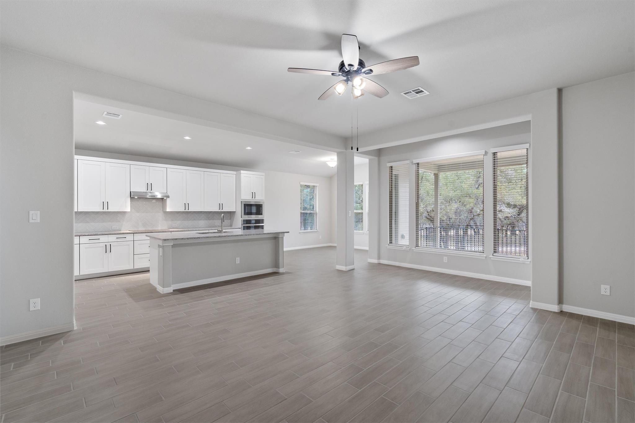 136 Scenic Hills CIR — photo 4