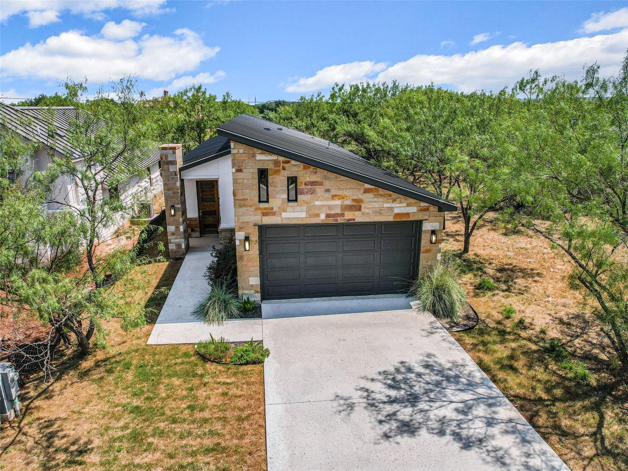 611 Sun Ray — photo 3