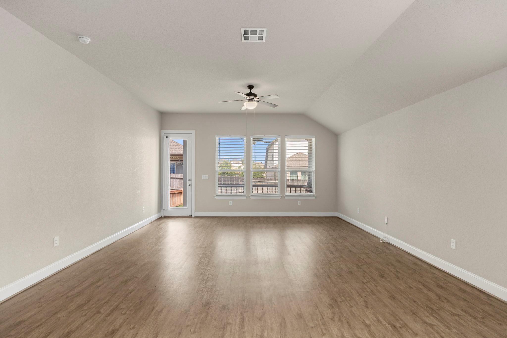 6533 Crockett Cv — photo 5