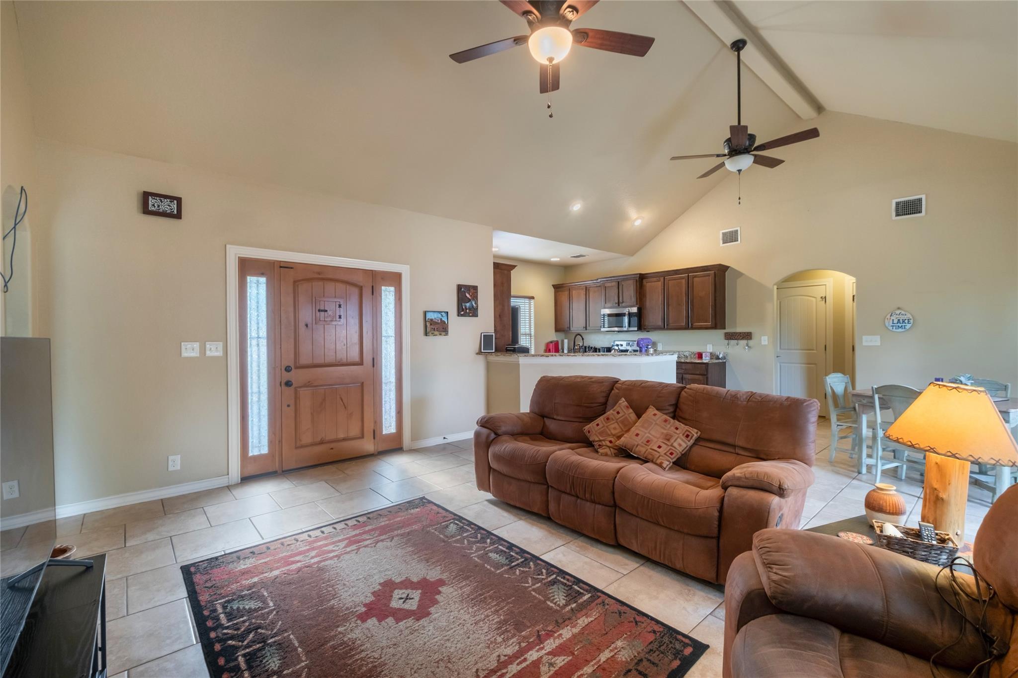 107 Garrett Way — photo 3