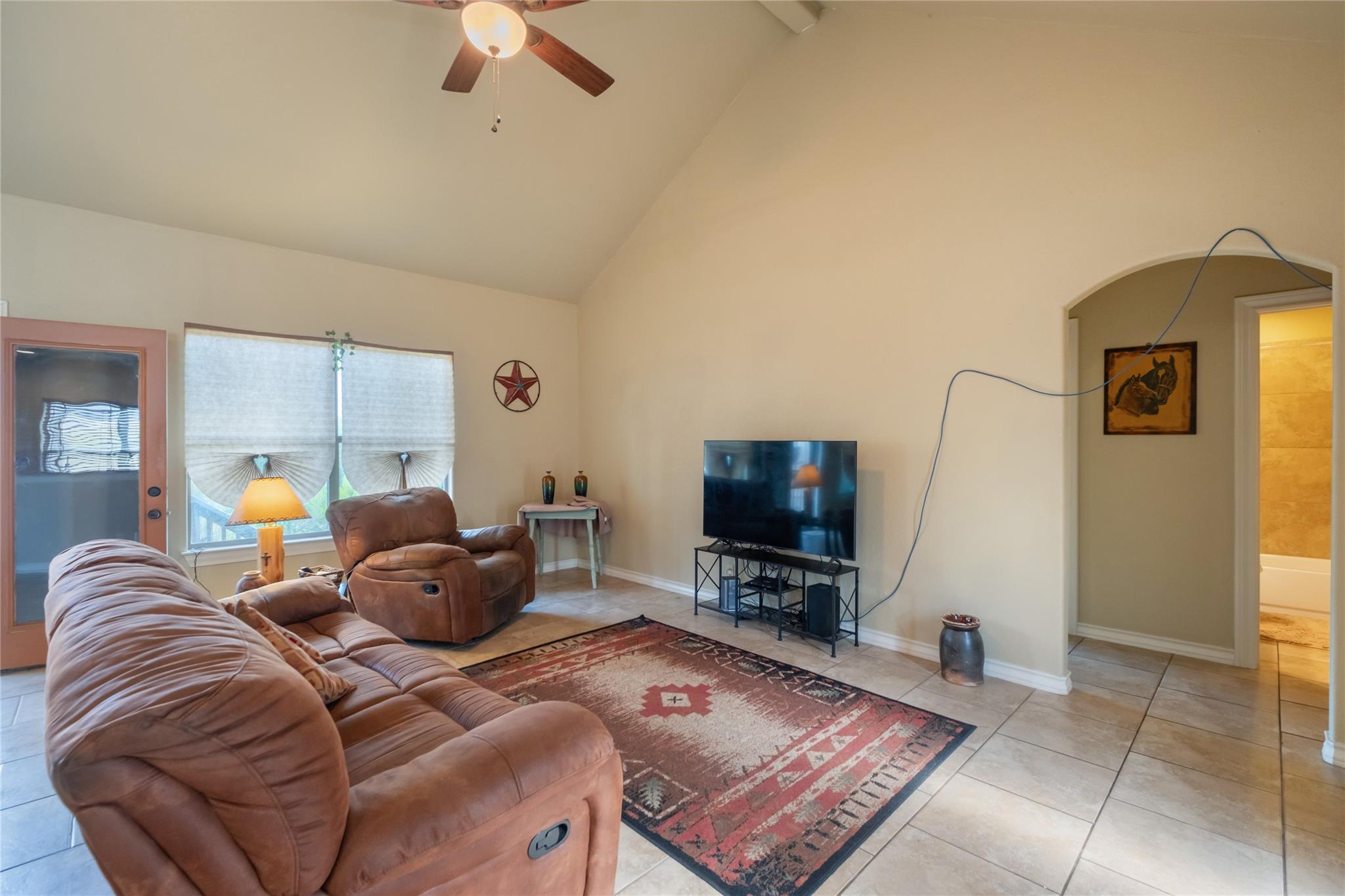 107 Garrett Way — photo 4