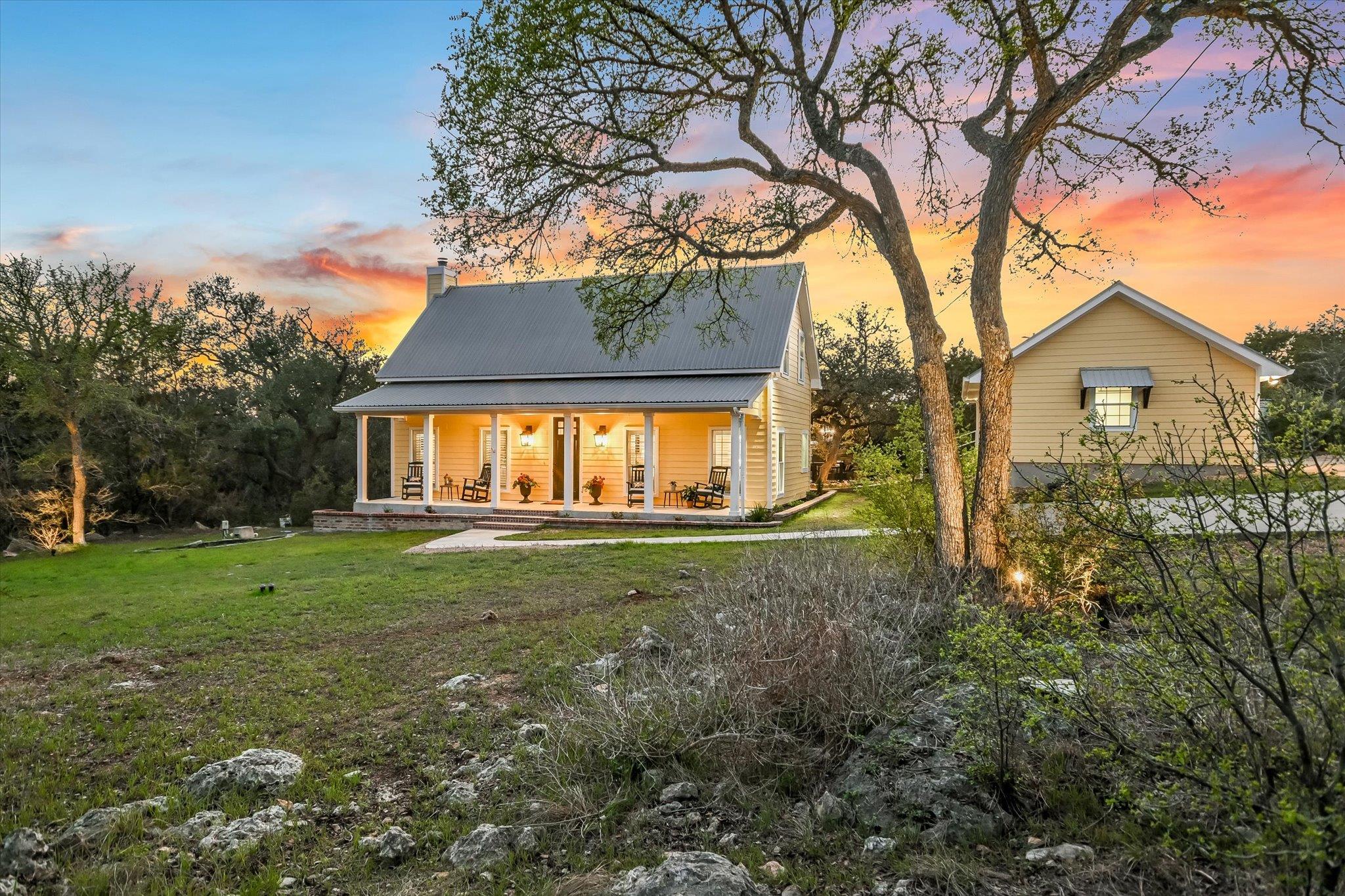 335 Deer Creek DR — photo 3