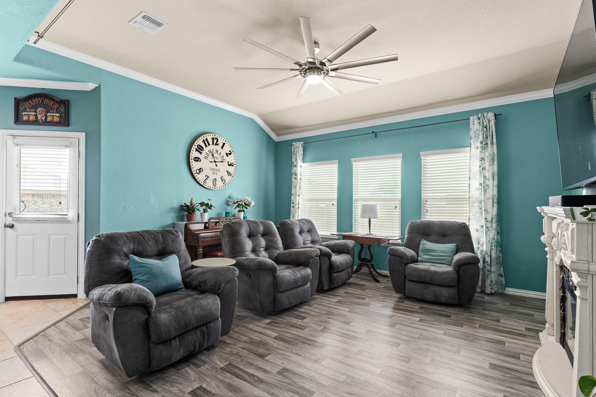 3700 Joyce LN — photo 3
