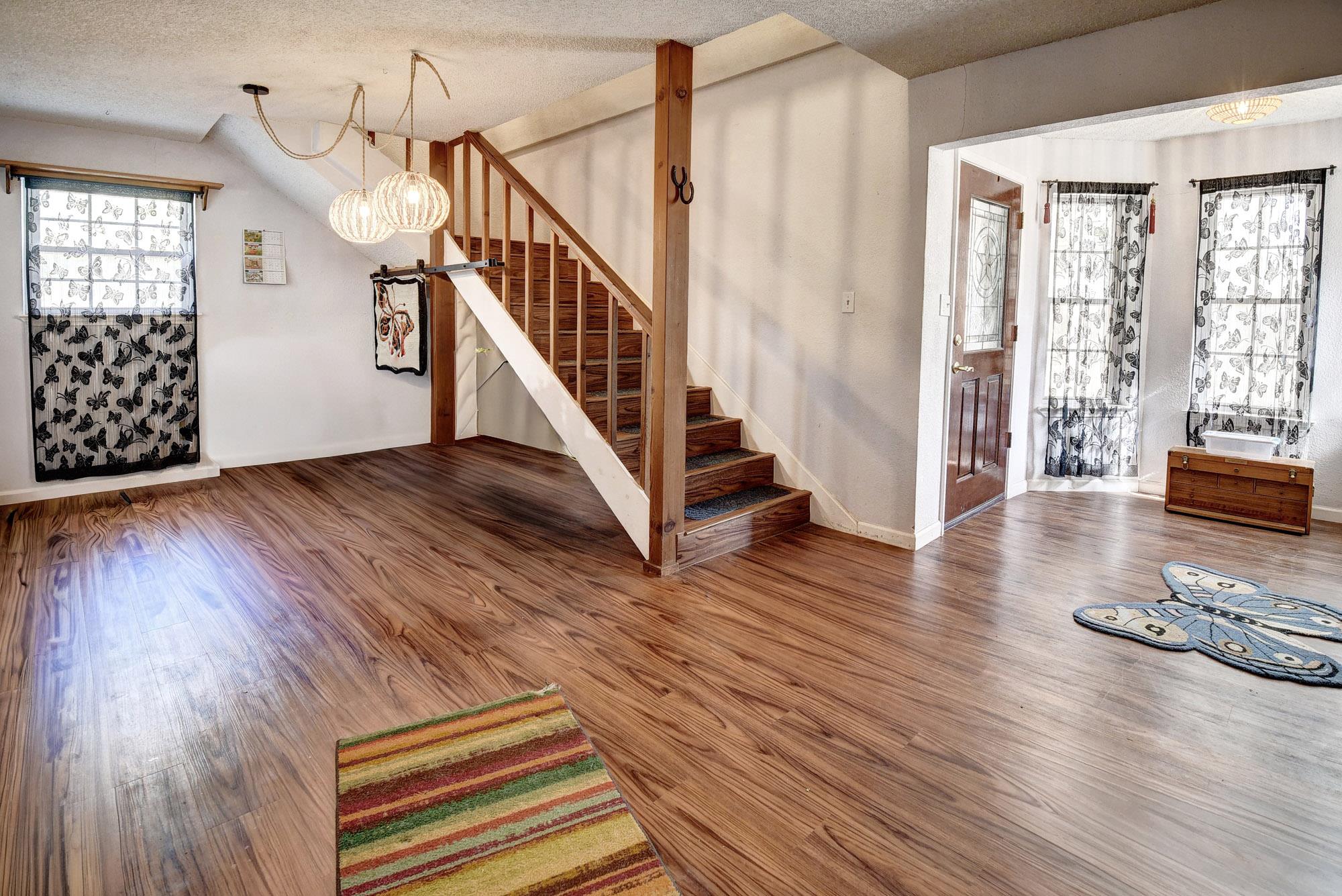 165 Thousand Oaks DR — photo 3