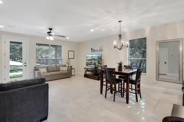 585 Demarett DR — photo 4