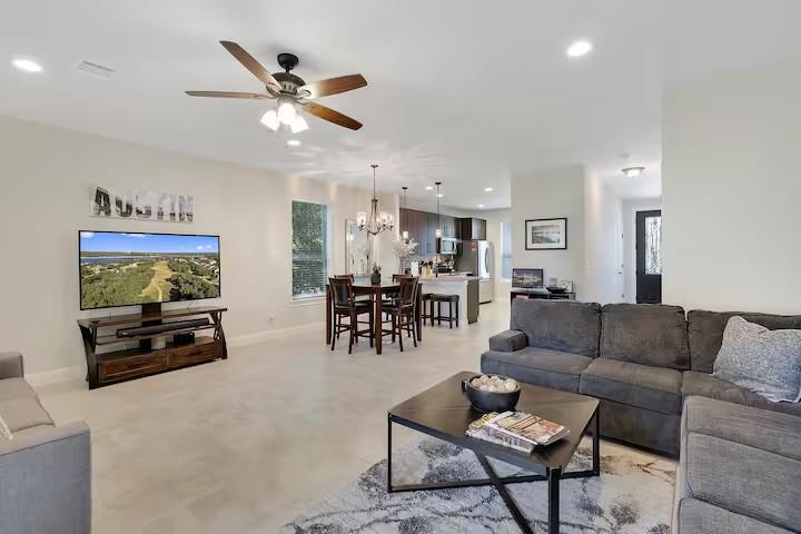 585 Demarett DR