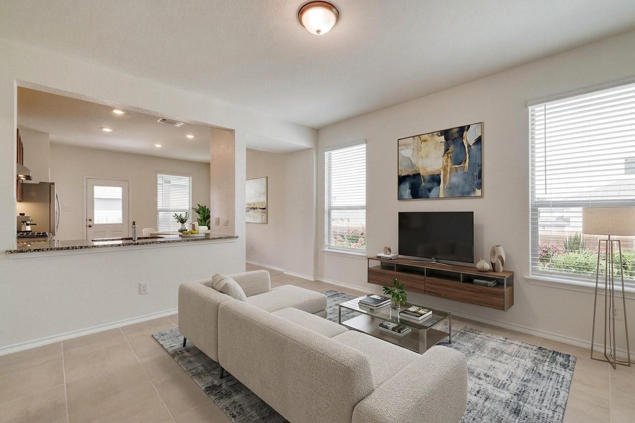 280 Feathers ST — photo 3