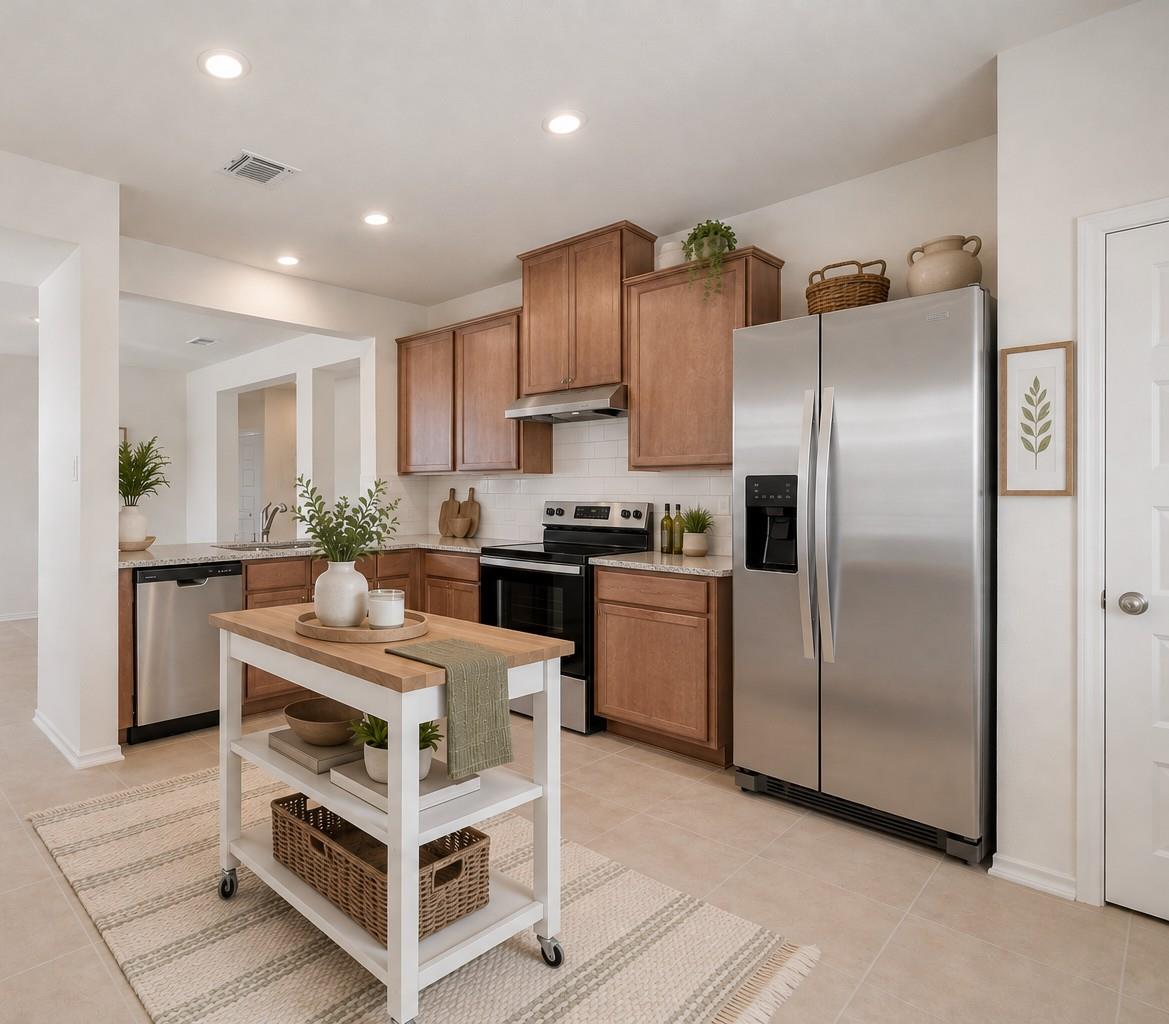 280 Feathers ST — photo 4