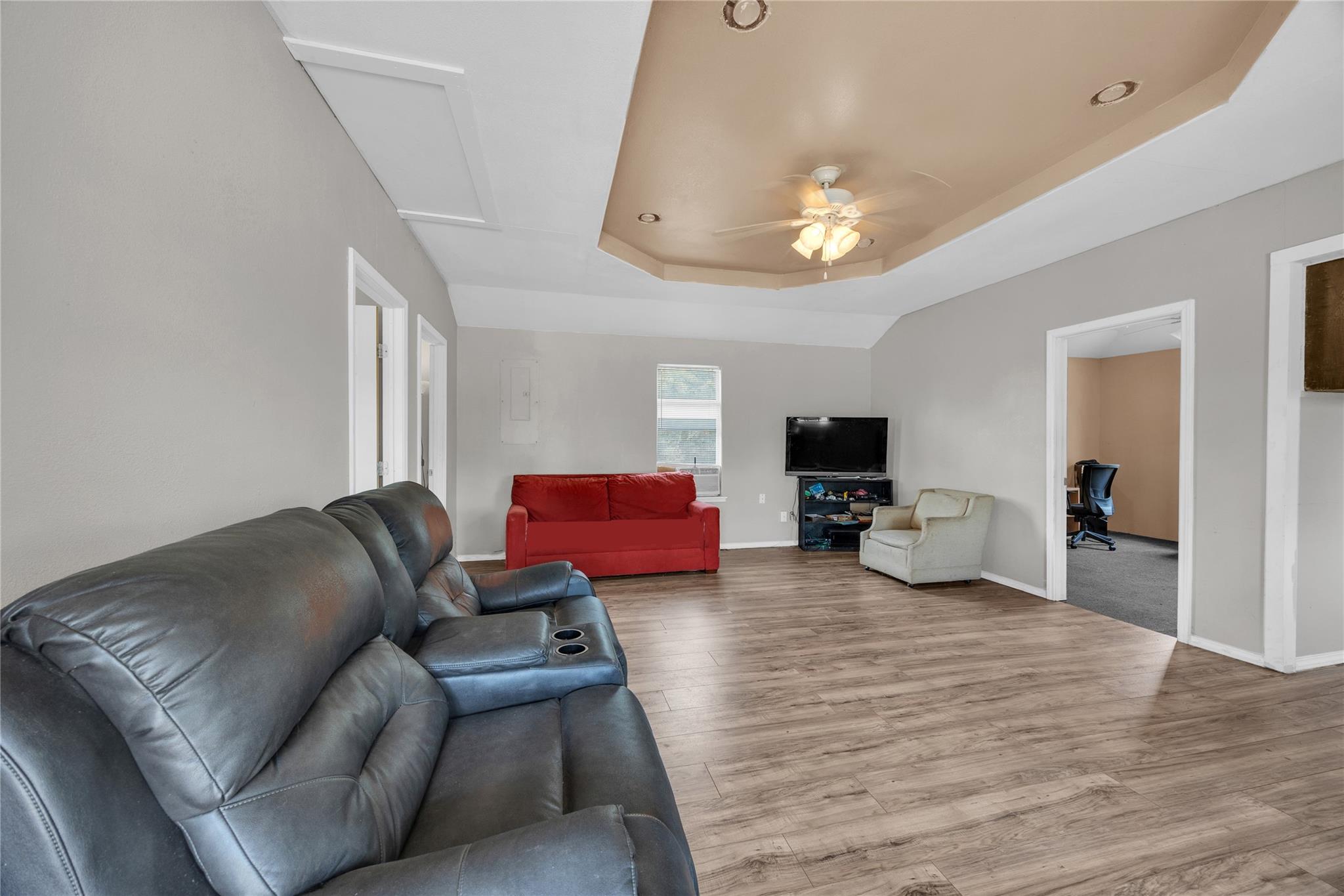 759 Green Valley DR — photo 4