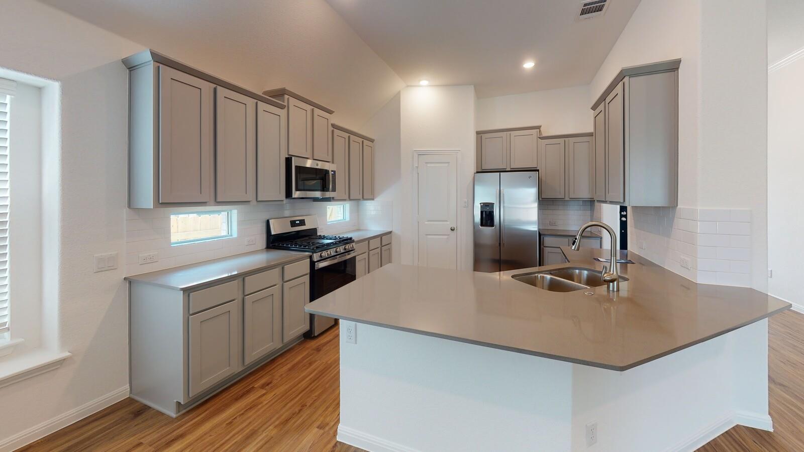 162 Coronella DR — photo 3
