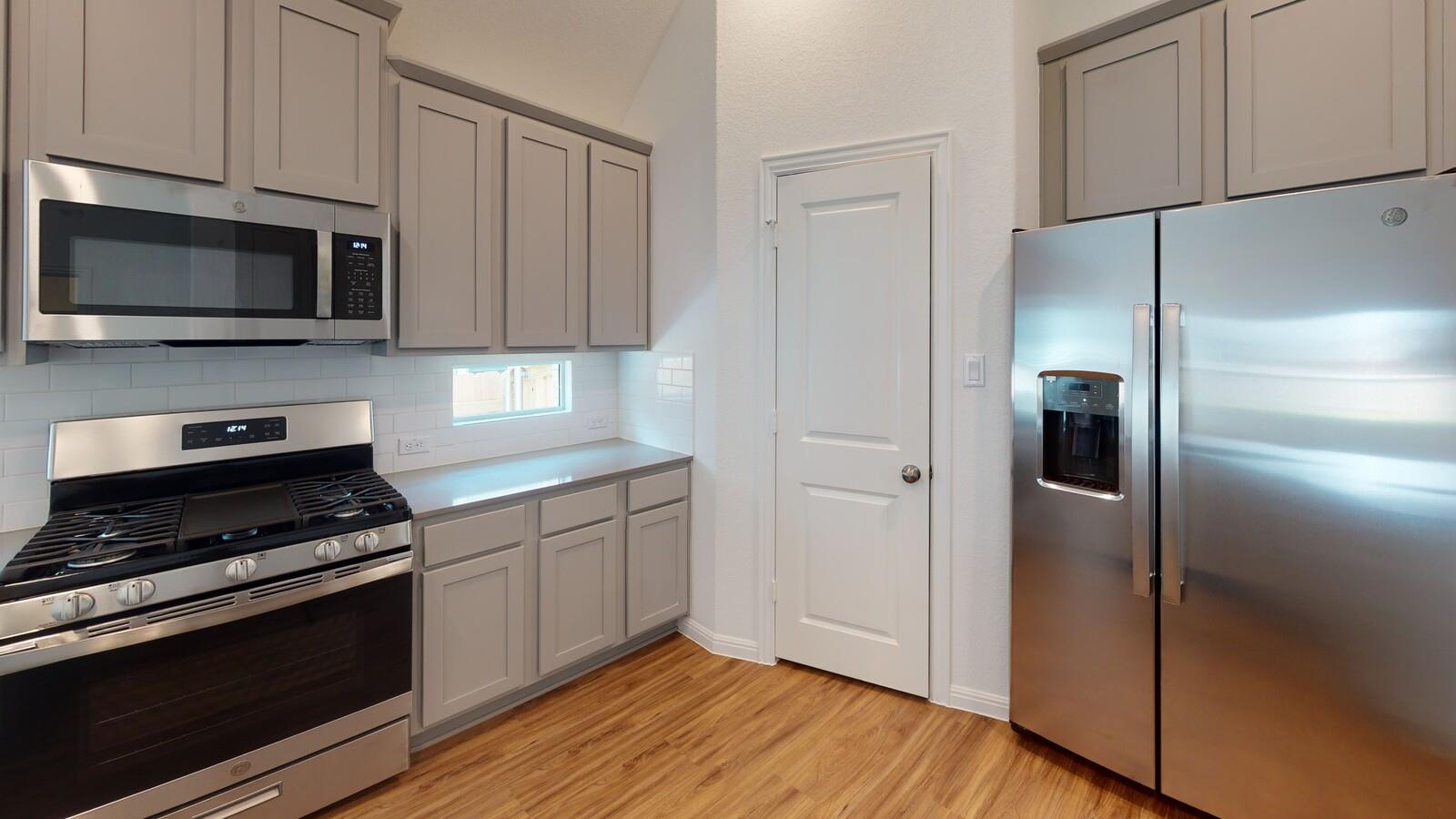 162 Coronella DR — photo 4