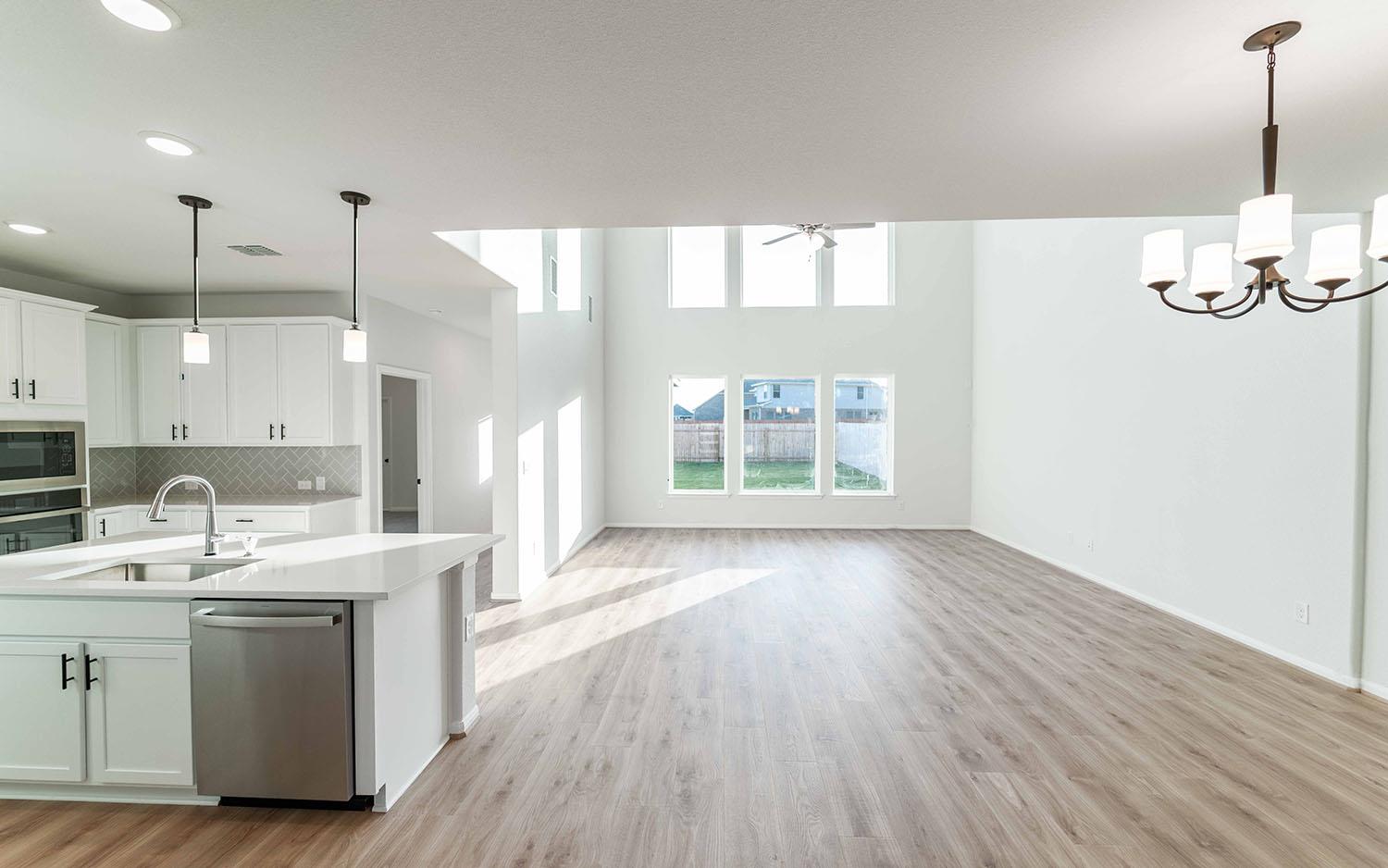 332 Hollister DR — photo 3