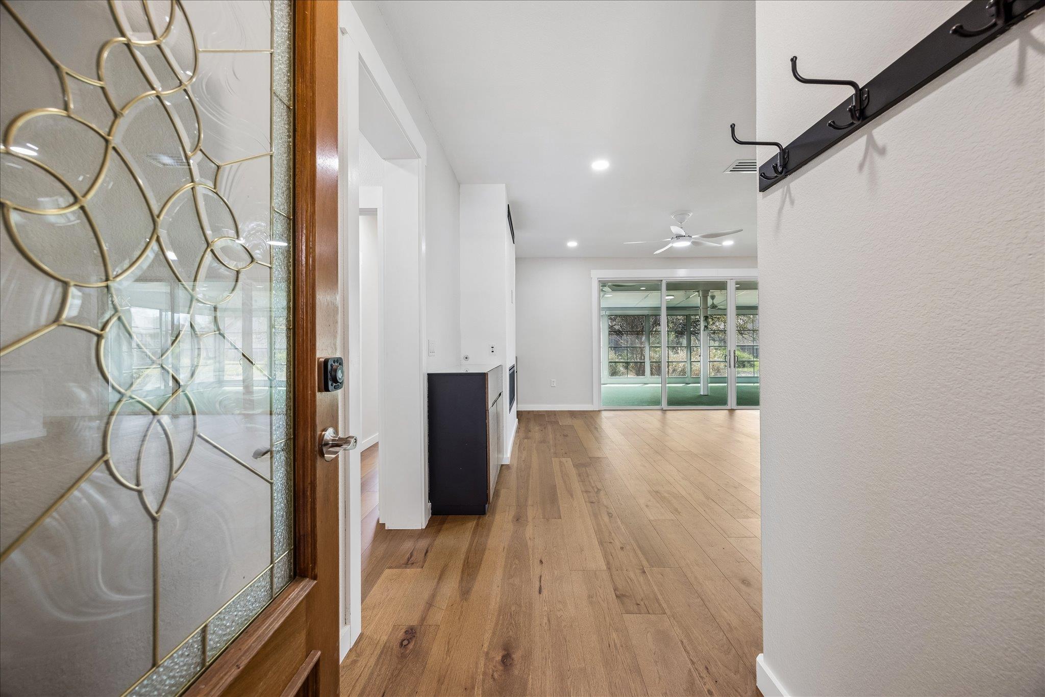 110 Hale CT — photo 3