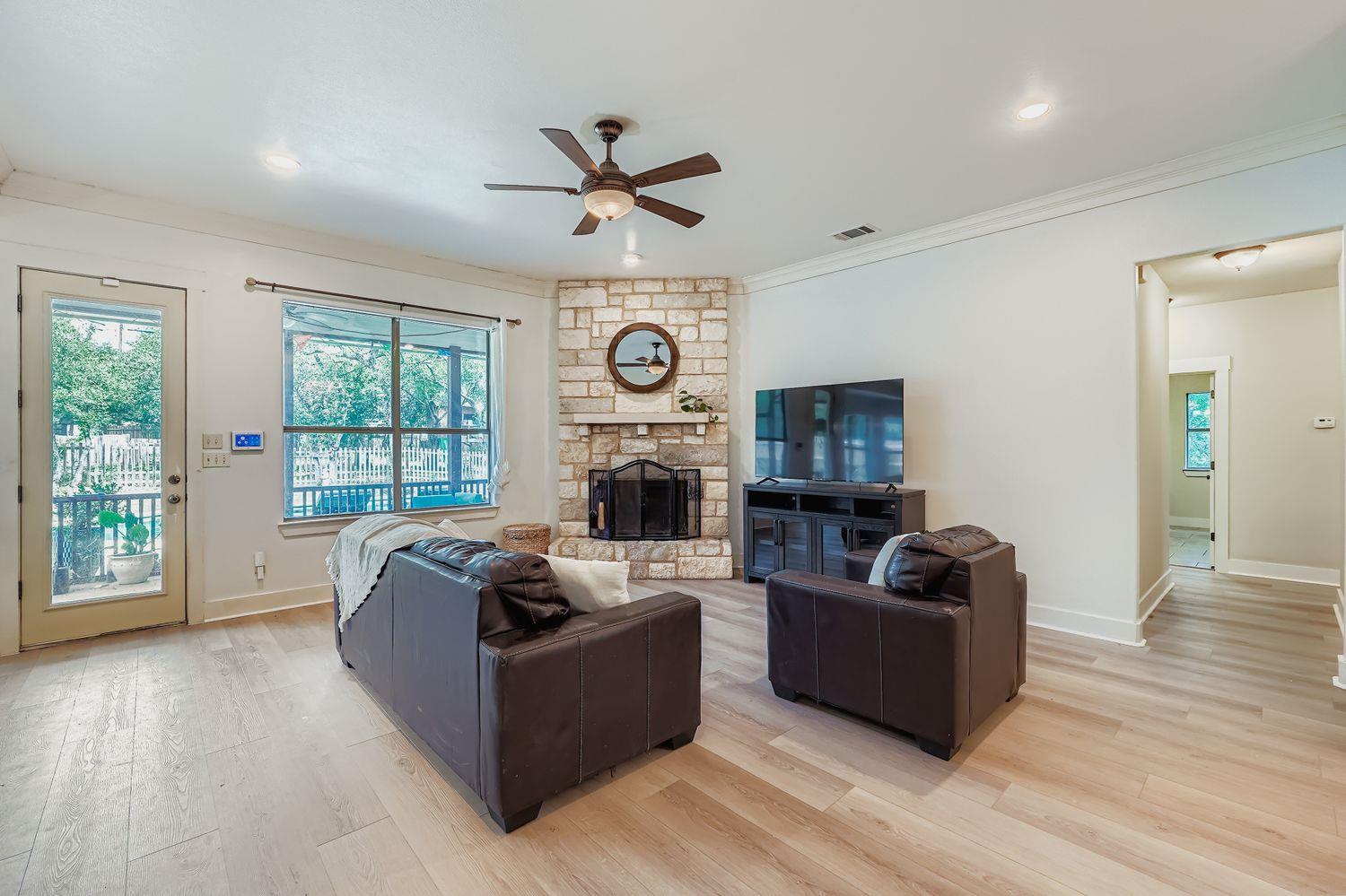 100 Quarry Springs DR — photo 5