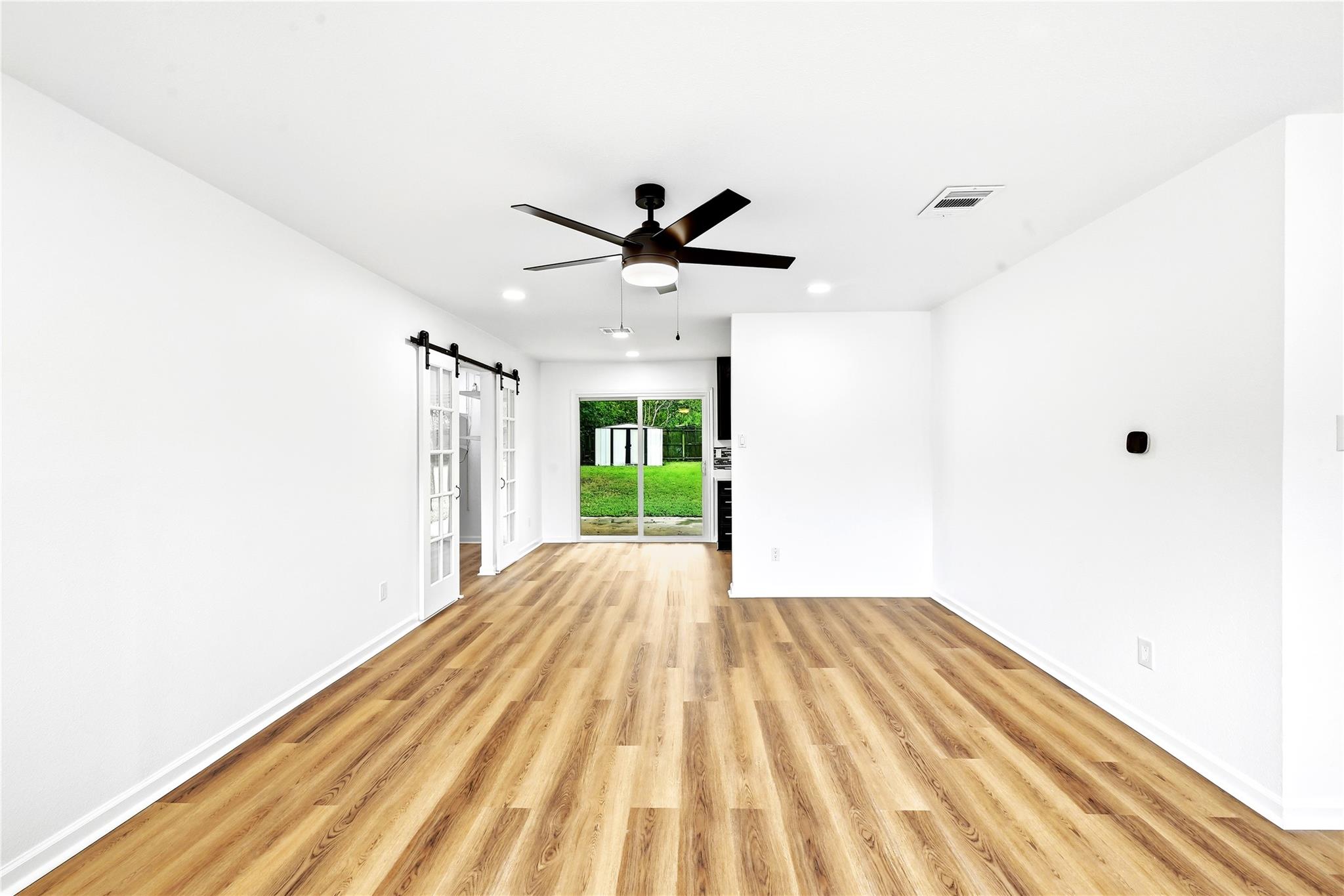 707 Great Britain BLVD — photo 5
