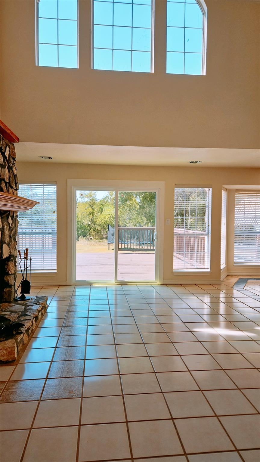 105 Meadow DR — photo 4