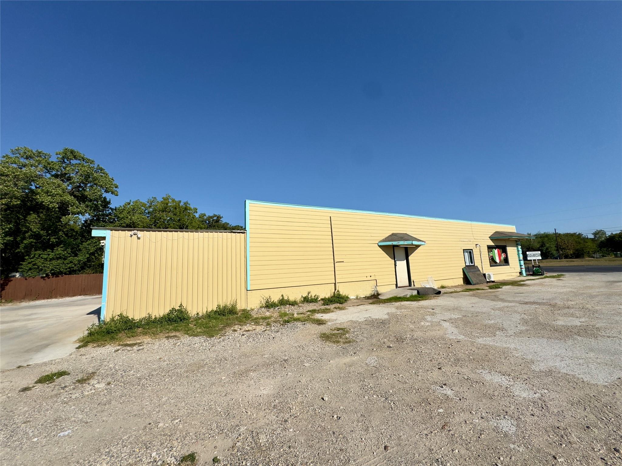 1212 Pierce ST — photo 3