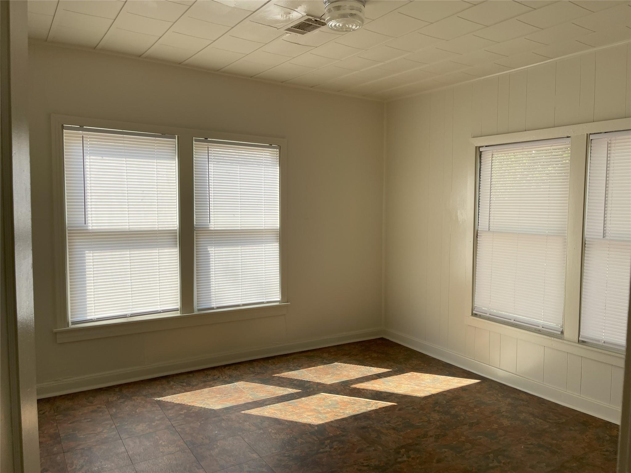 1521 Hamilton ST — photo 3