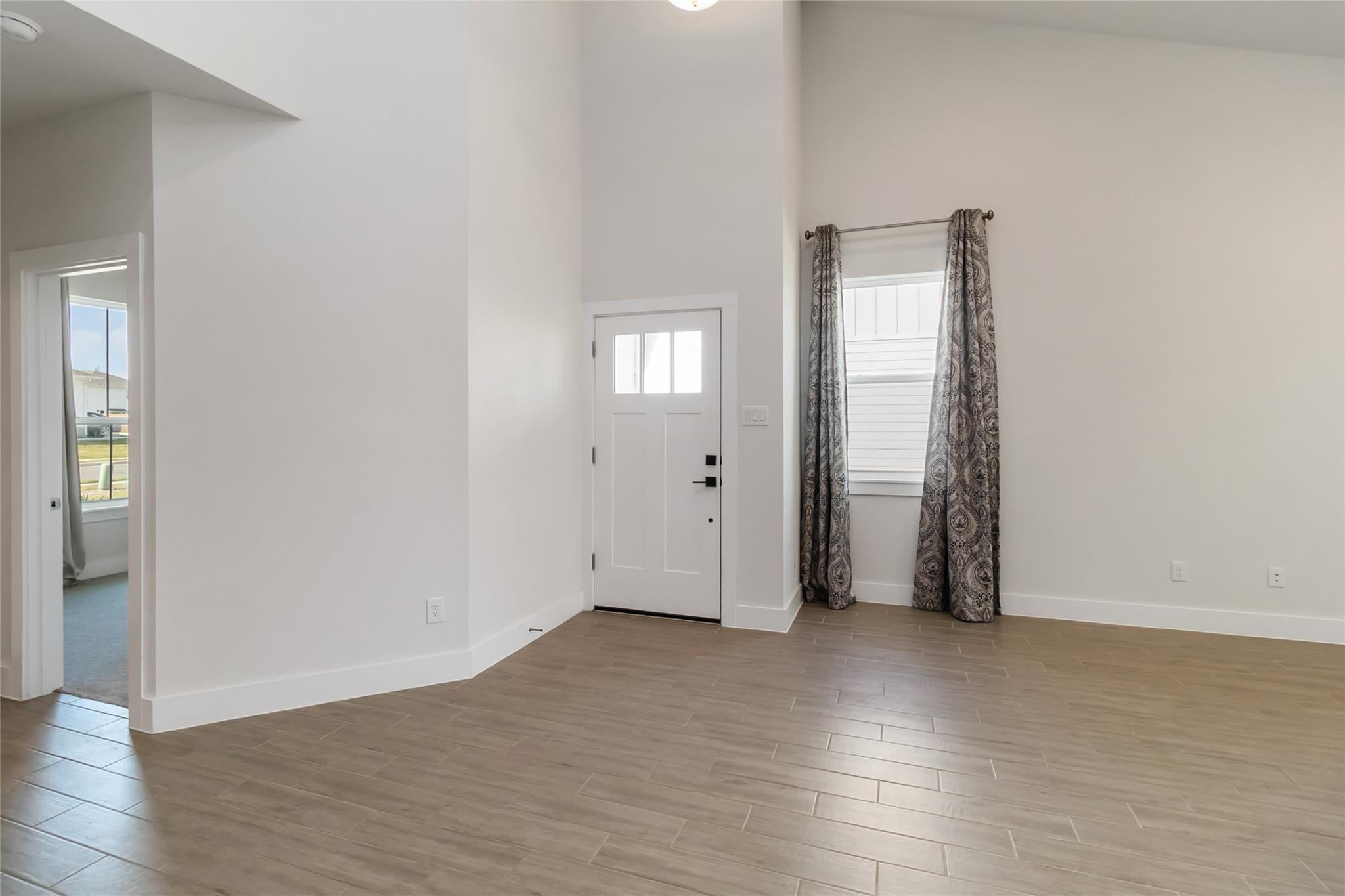 220 Mirabeau WAY — photo 5