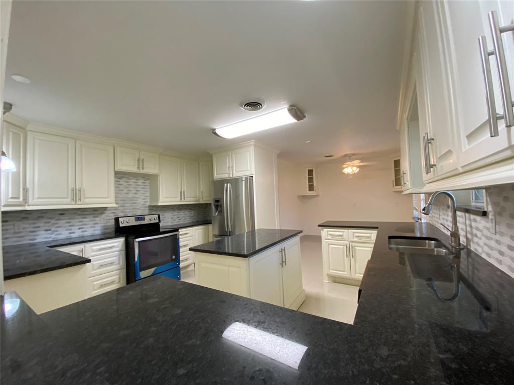 4318 Breakwood DR — photo 5