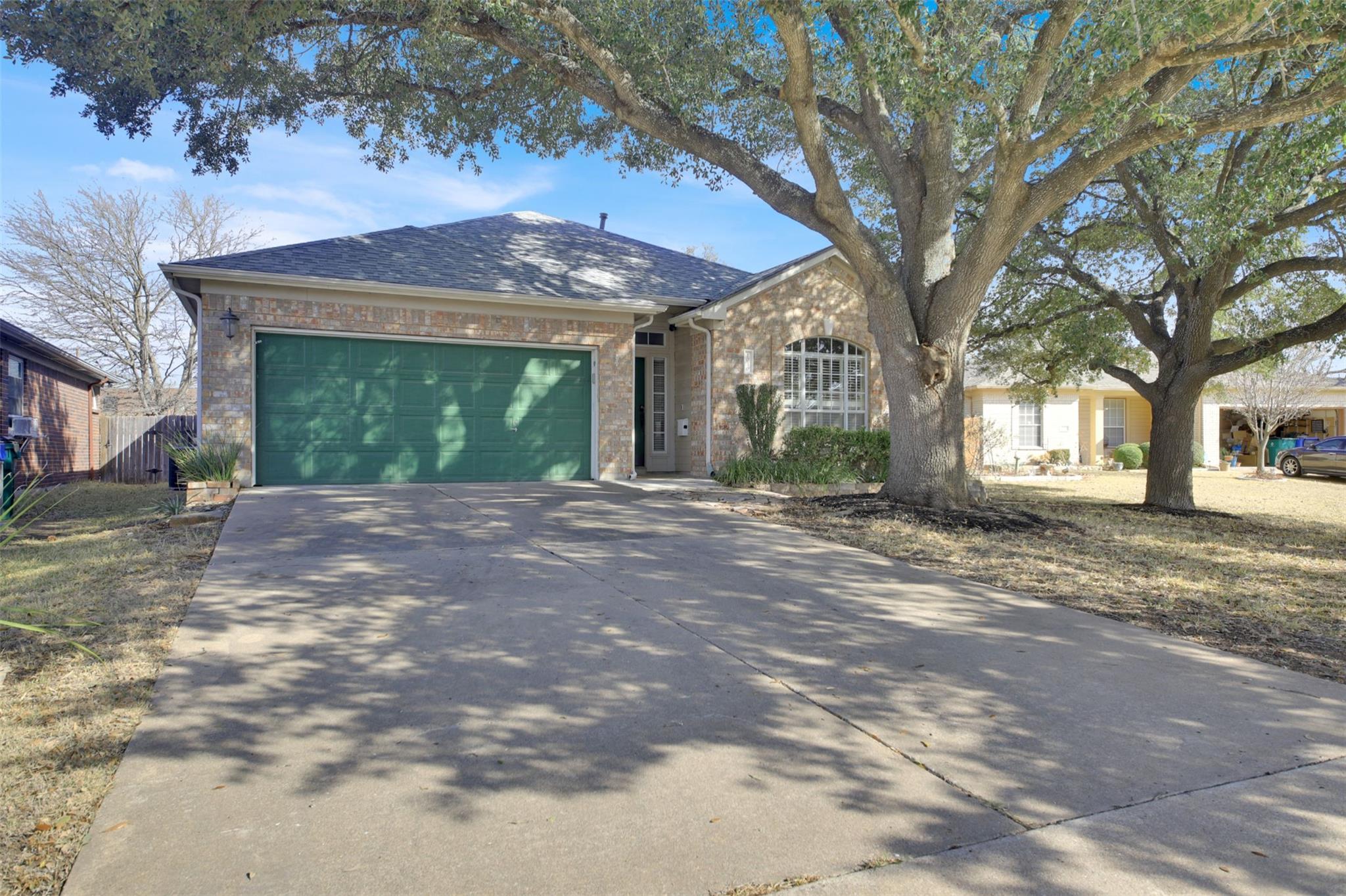1030 Disraeli CIR — photo 4