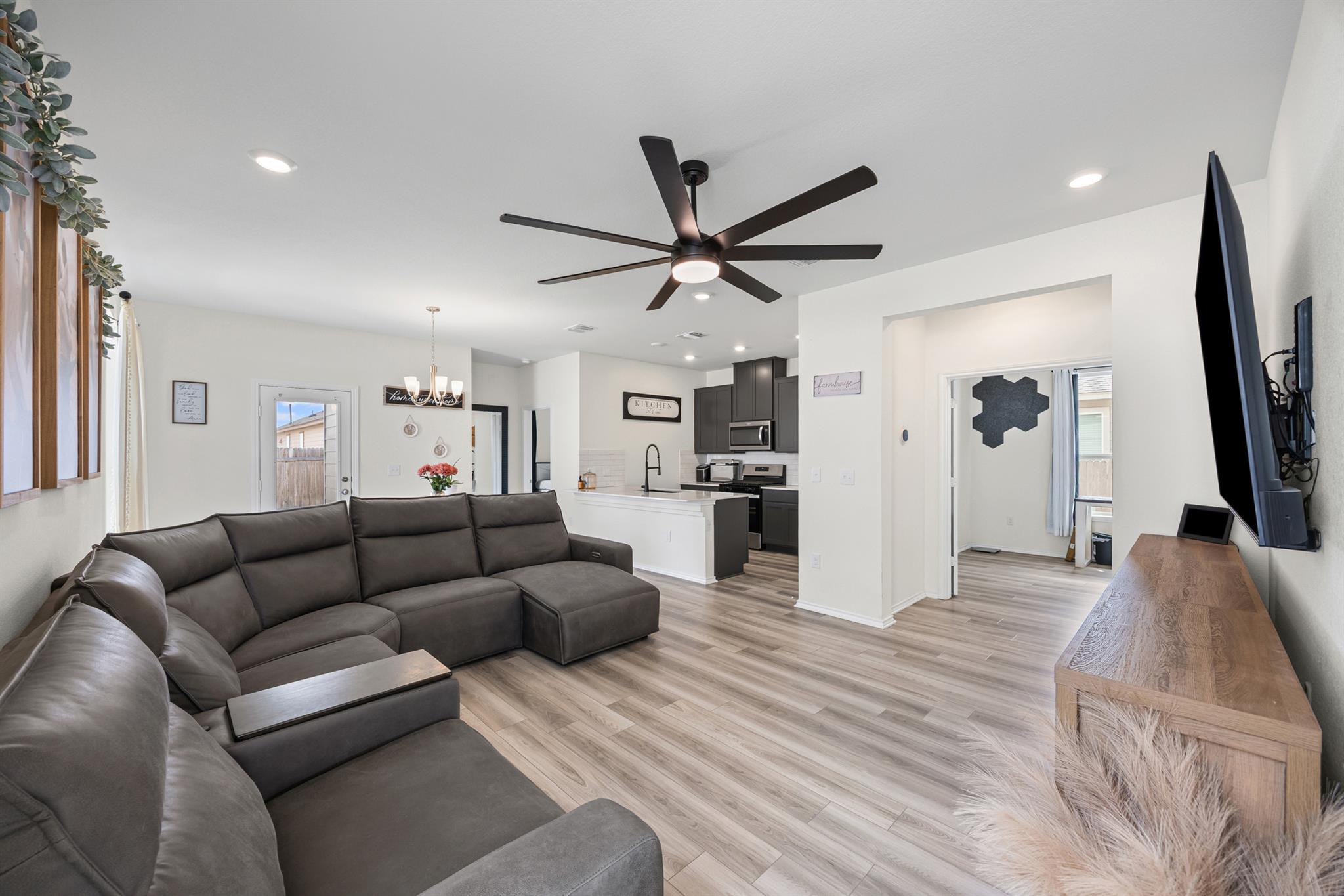 222 Summit DR — photo 4