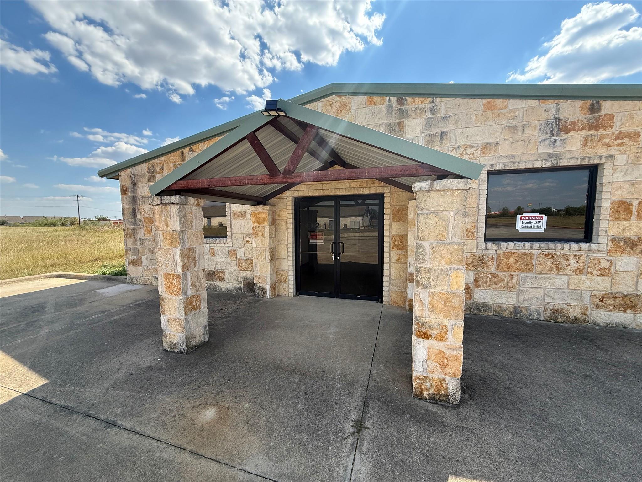 321 Limestone TER — photo 3