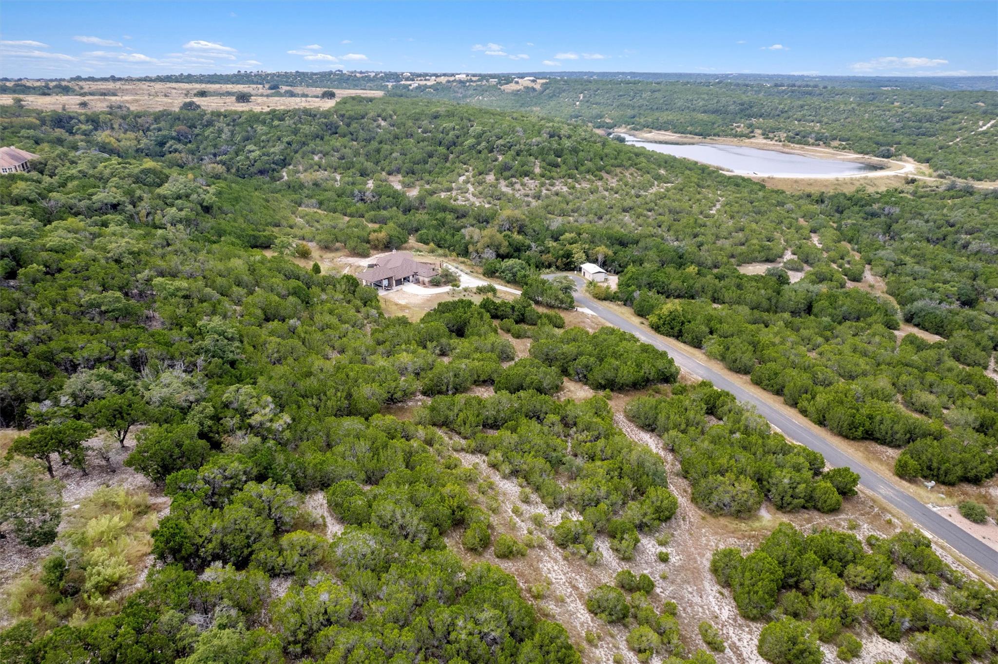 113 Woodhollow DR — photo 3