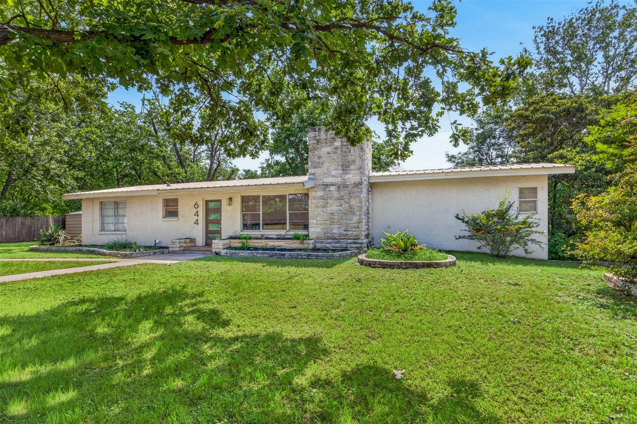 644 Cypress RDG — photo 5