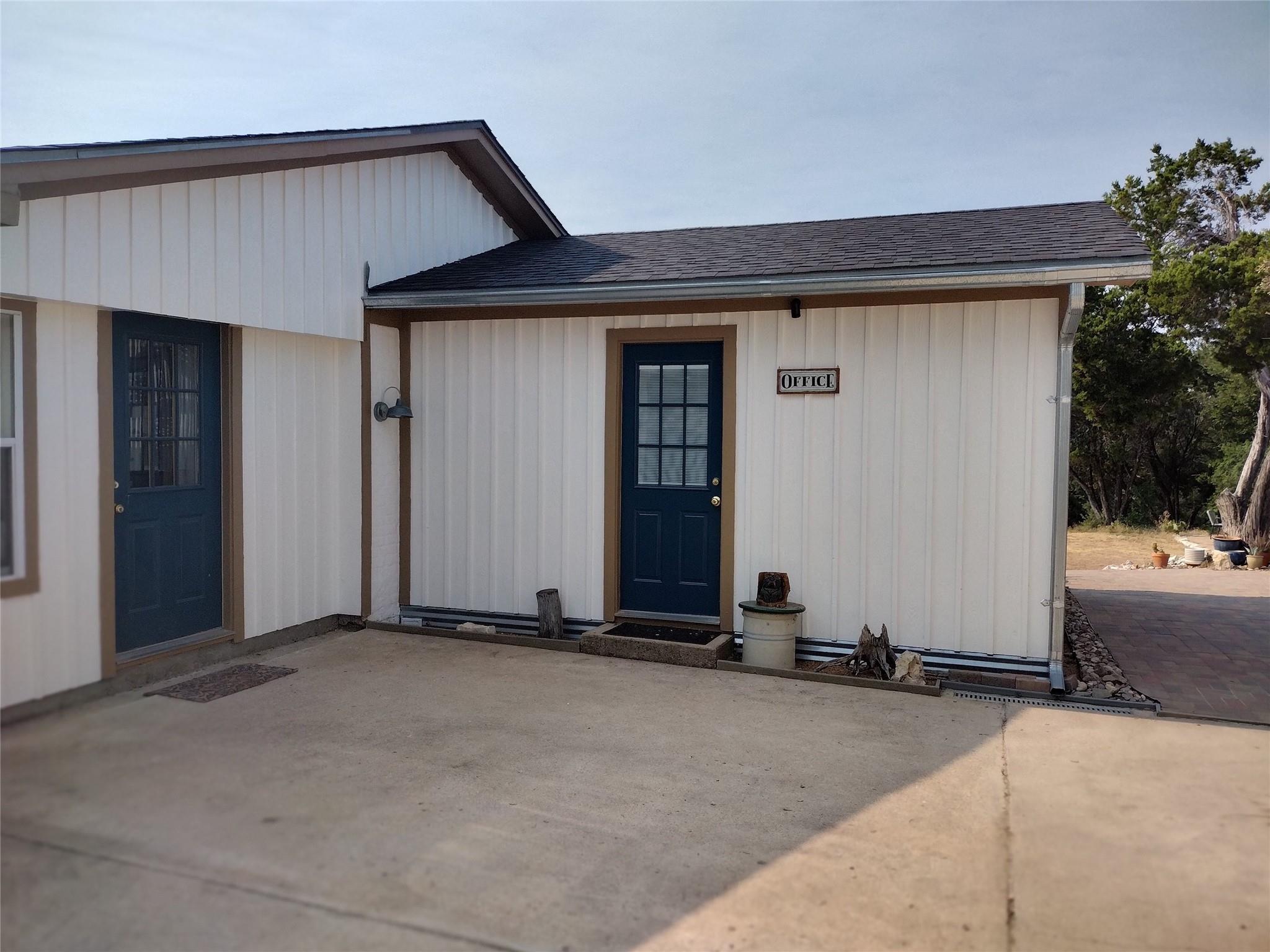 22303 Honeycomb LN — photo 4