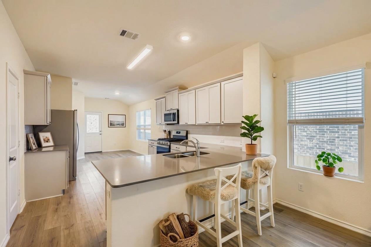 8212 Purple Aster PASS — photo 5