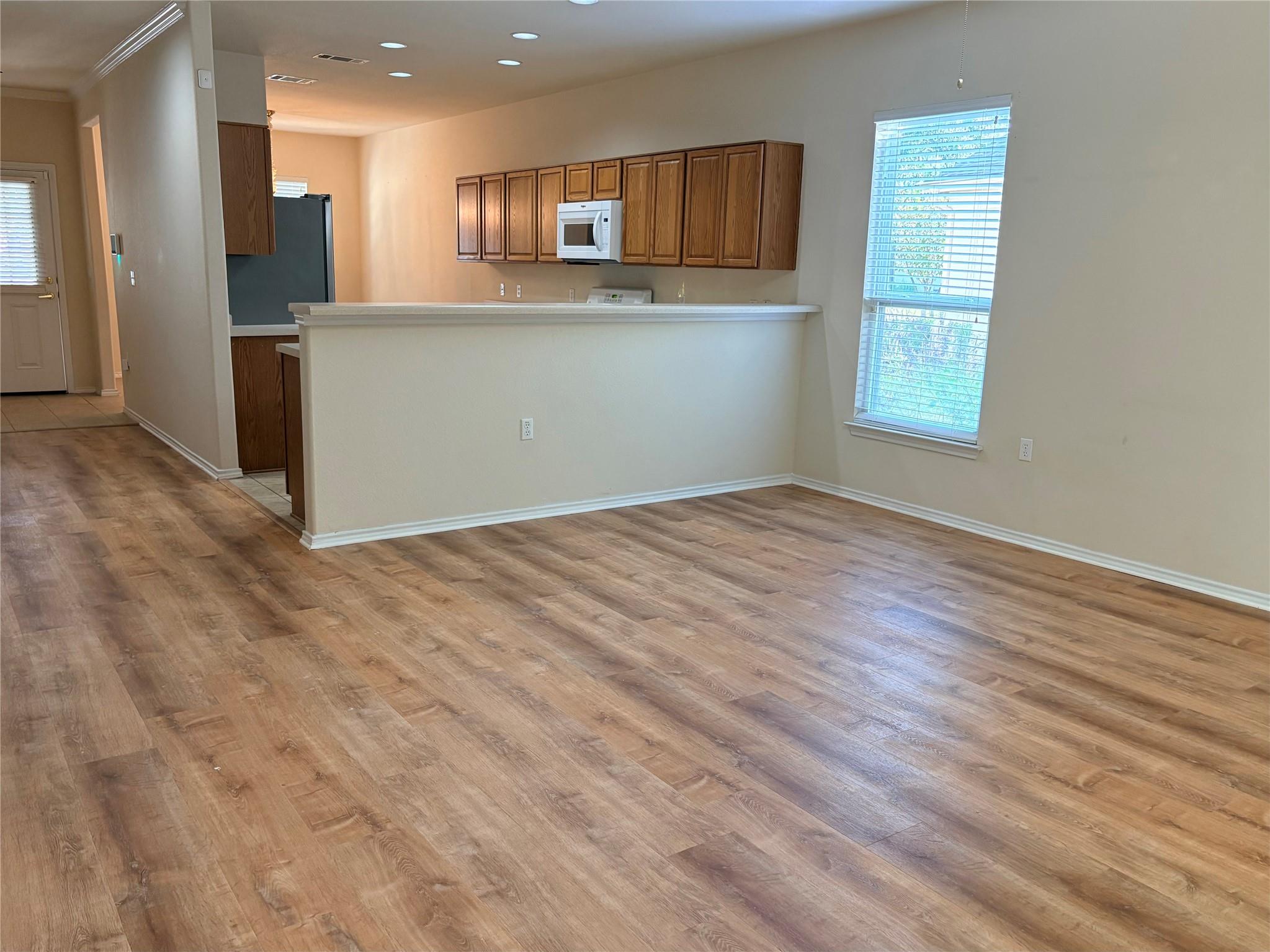 318 Crockett LOOP — photo 3